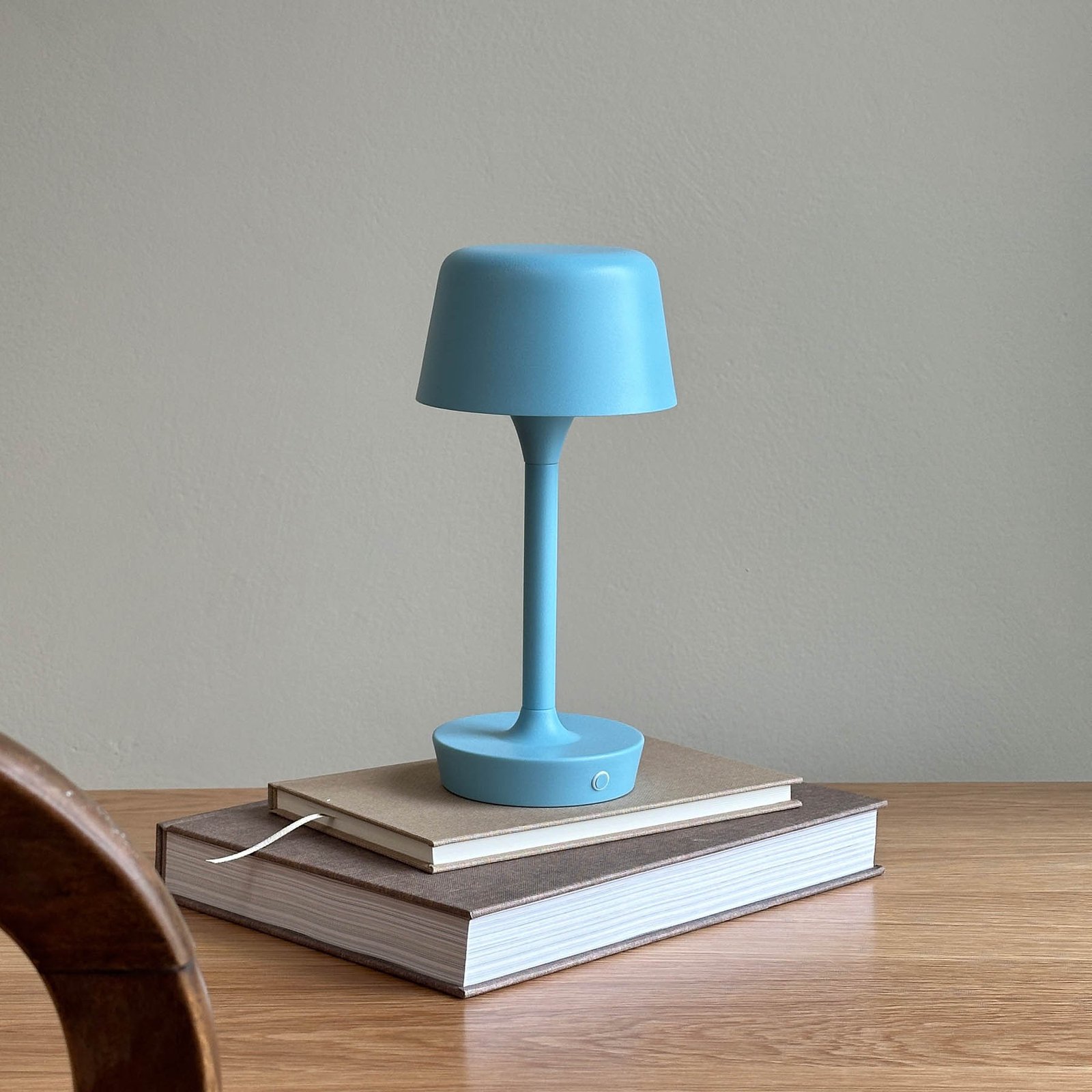 Dyberg Larsen LED table lamp Flow, light blue, height 25 cm