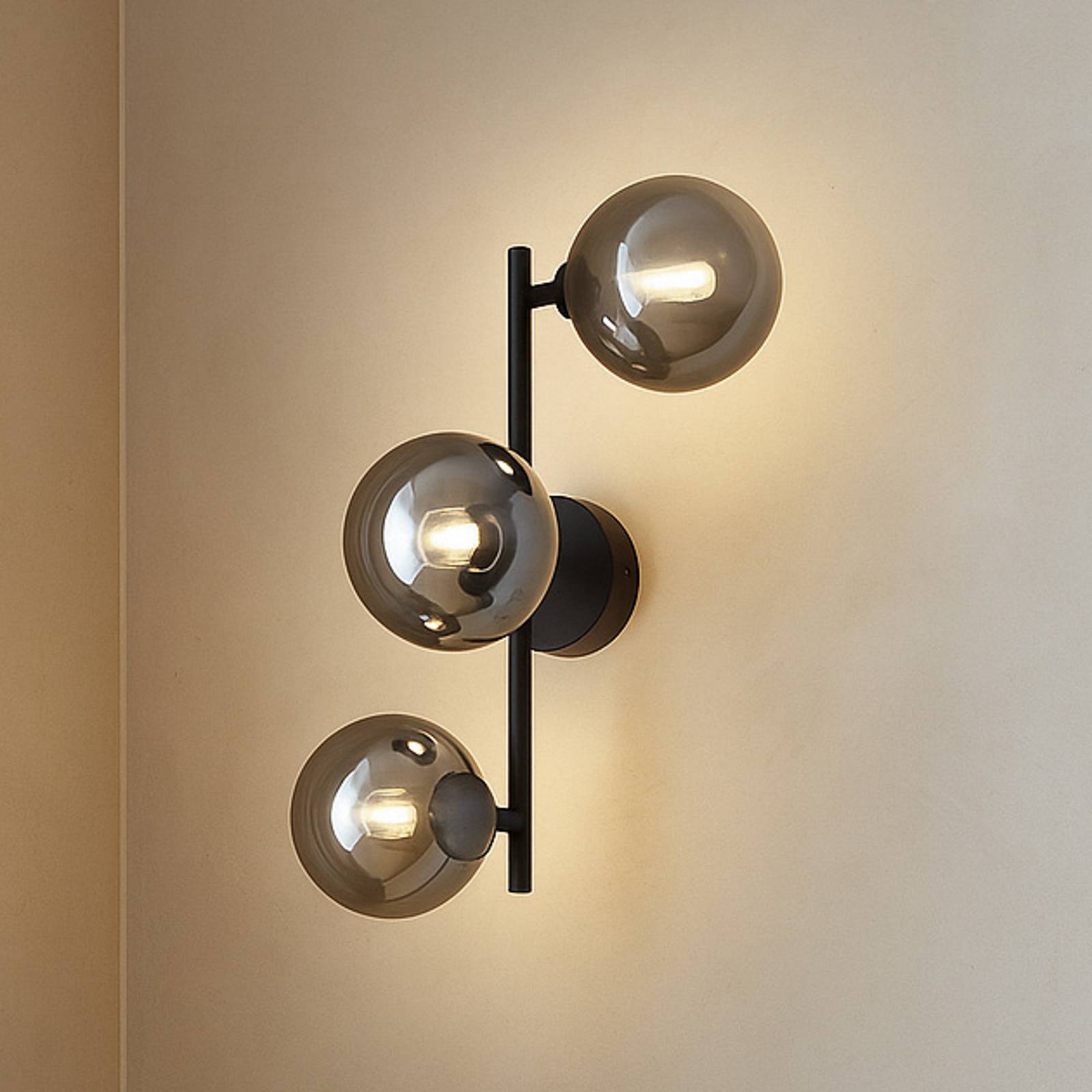 Lindby Wandleuchte Orbelia, schwarz, 3-flammig, Glas, G9 günstig online kaufen