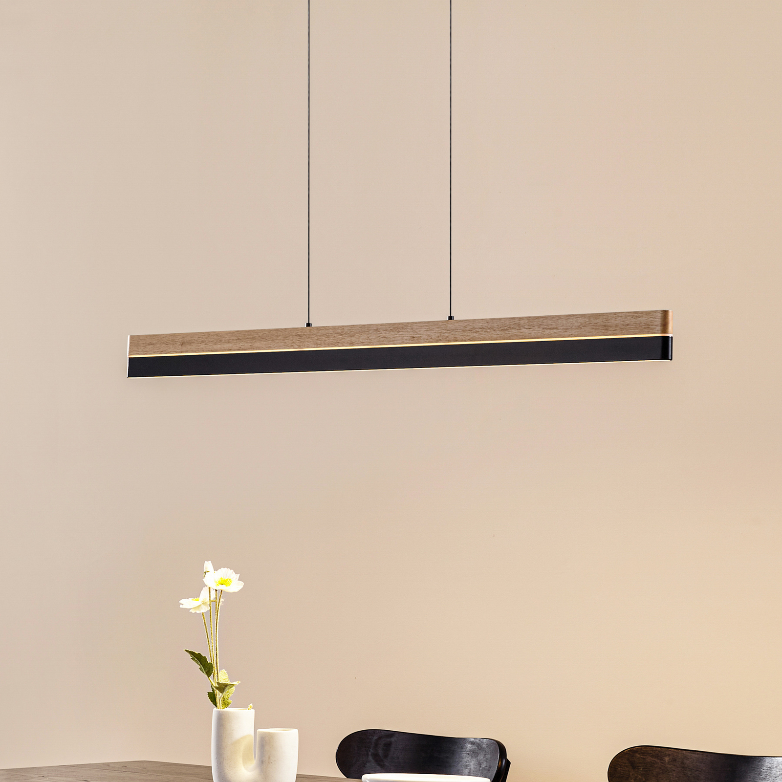 Lucande LED obesna svetilka Holven, les, CCT, dolžina 113 cm