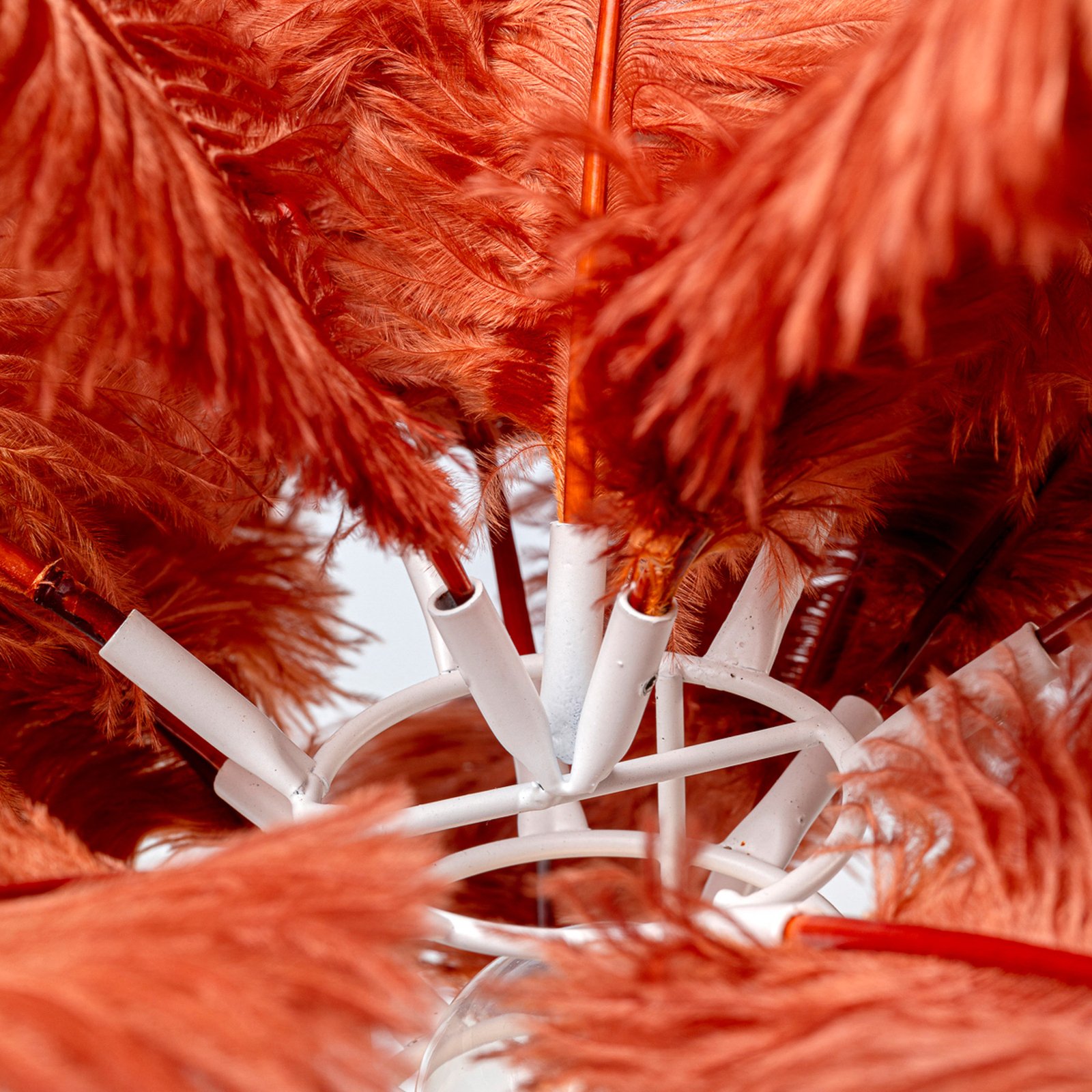 KARE Feather Palm bordslampa med fjädrar, roströd