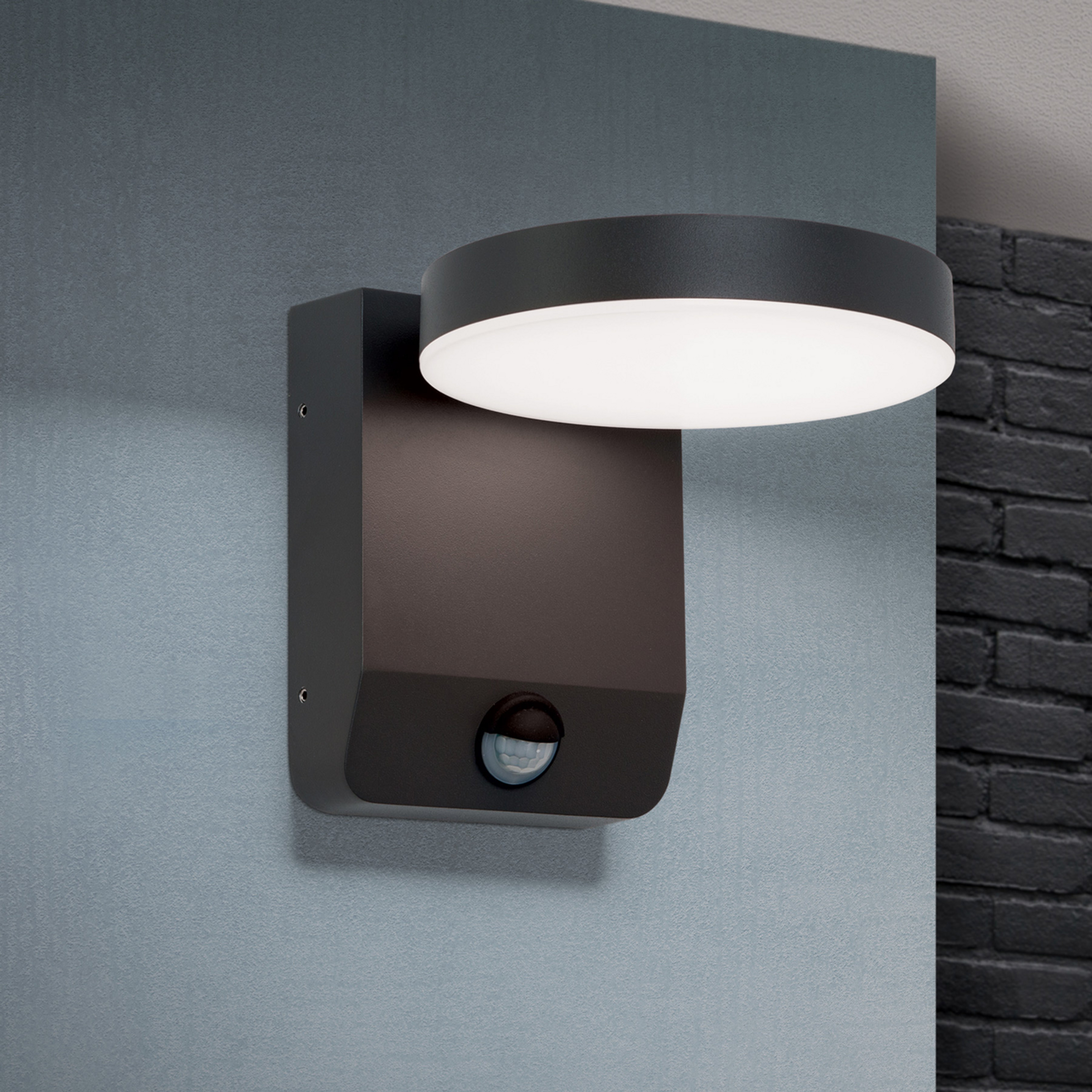 LED-Außenwandleuchte Hendryk mit Sensor, schwarz