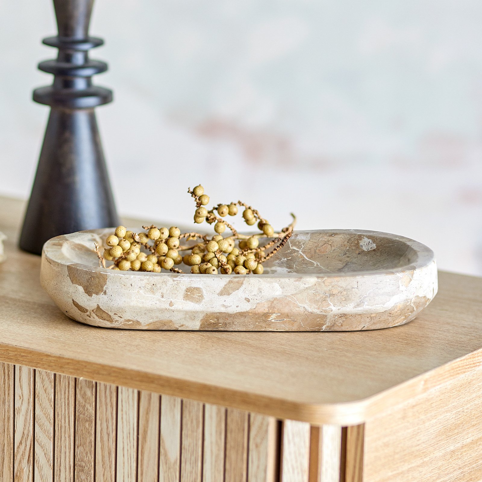 Shao Tablett, Marmor, beige, Länge 24,5 cm - BLOOMINGVILLE