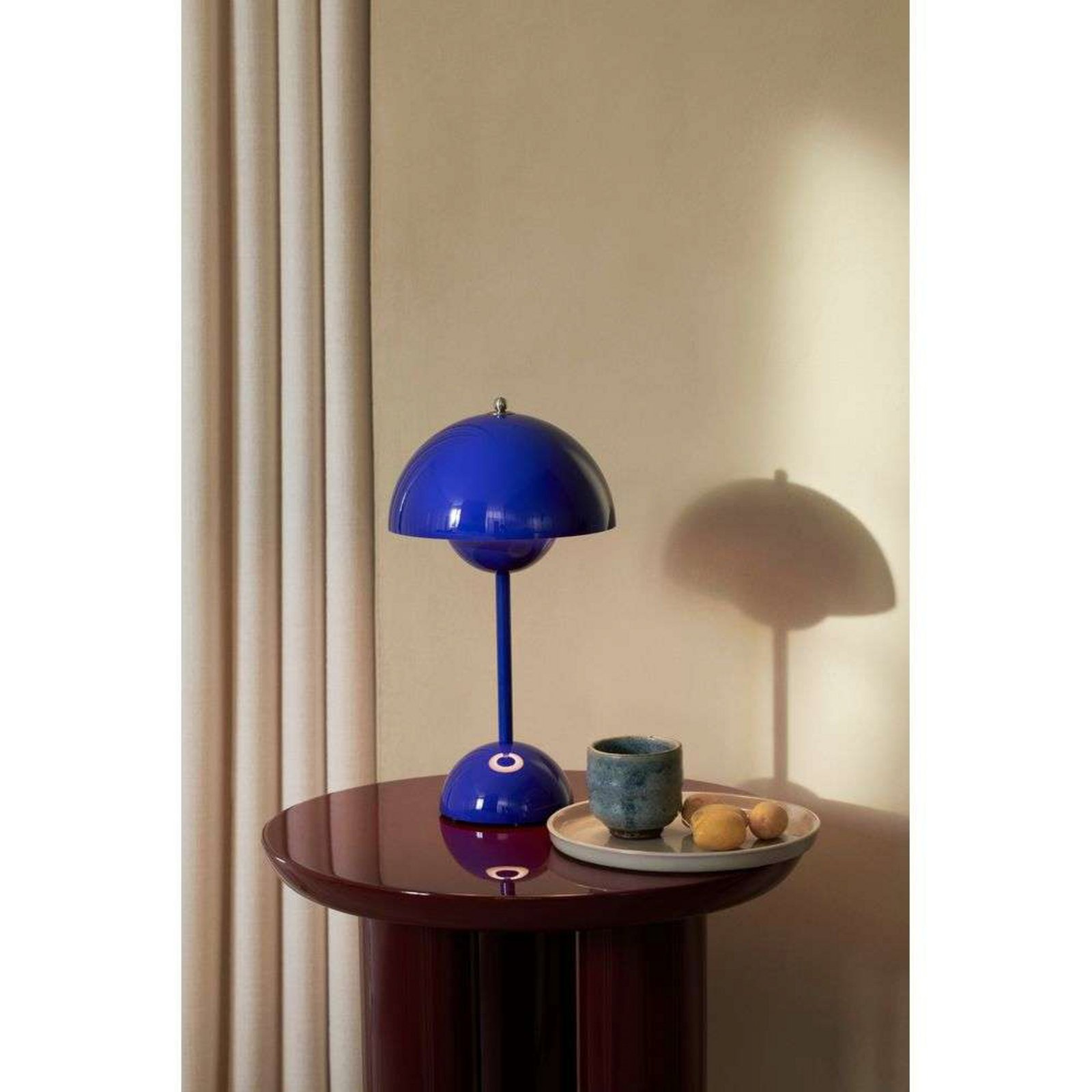 Flowerpot VP9 Lampada da Tavolo Portatile Cobalt Blue - &Tradition