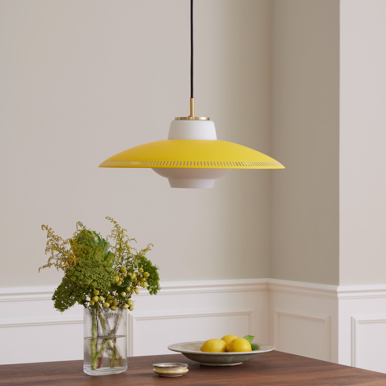 Opal Shade pendellampe, gul, Ø 26 cm Warm Nordic - Spisestue - Skandinavisk - Metal - Med én lyskilde