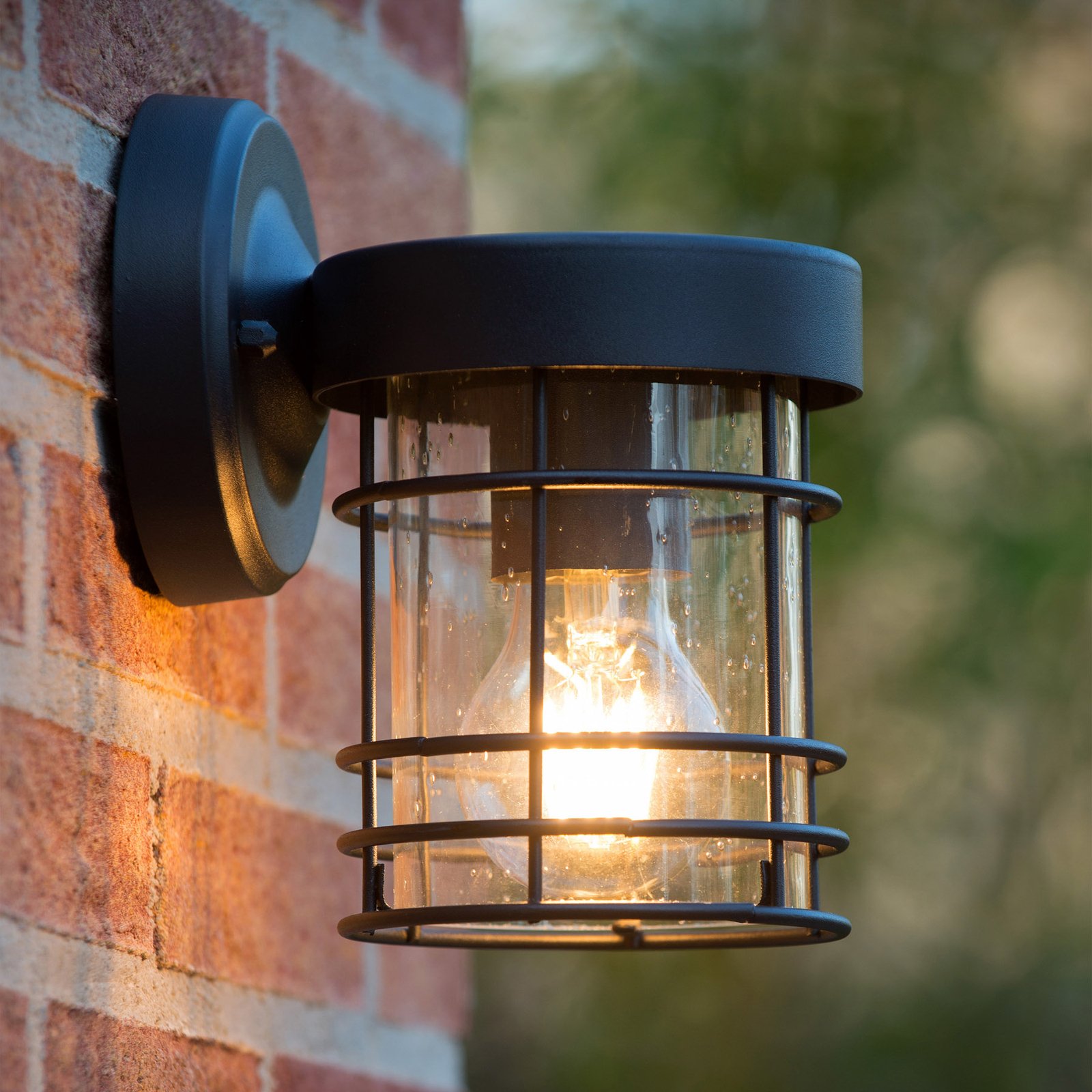 Keppel outdoor wall light made of metal and glass