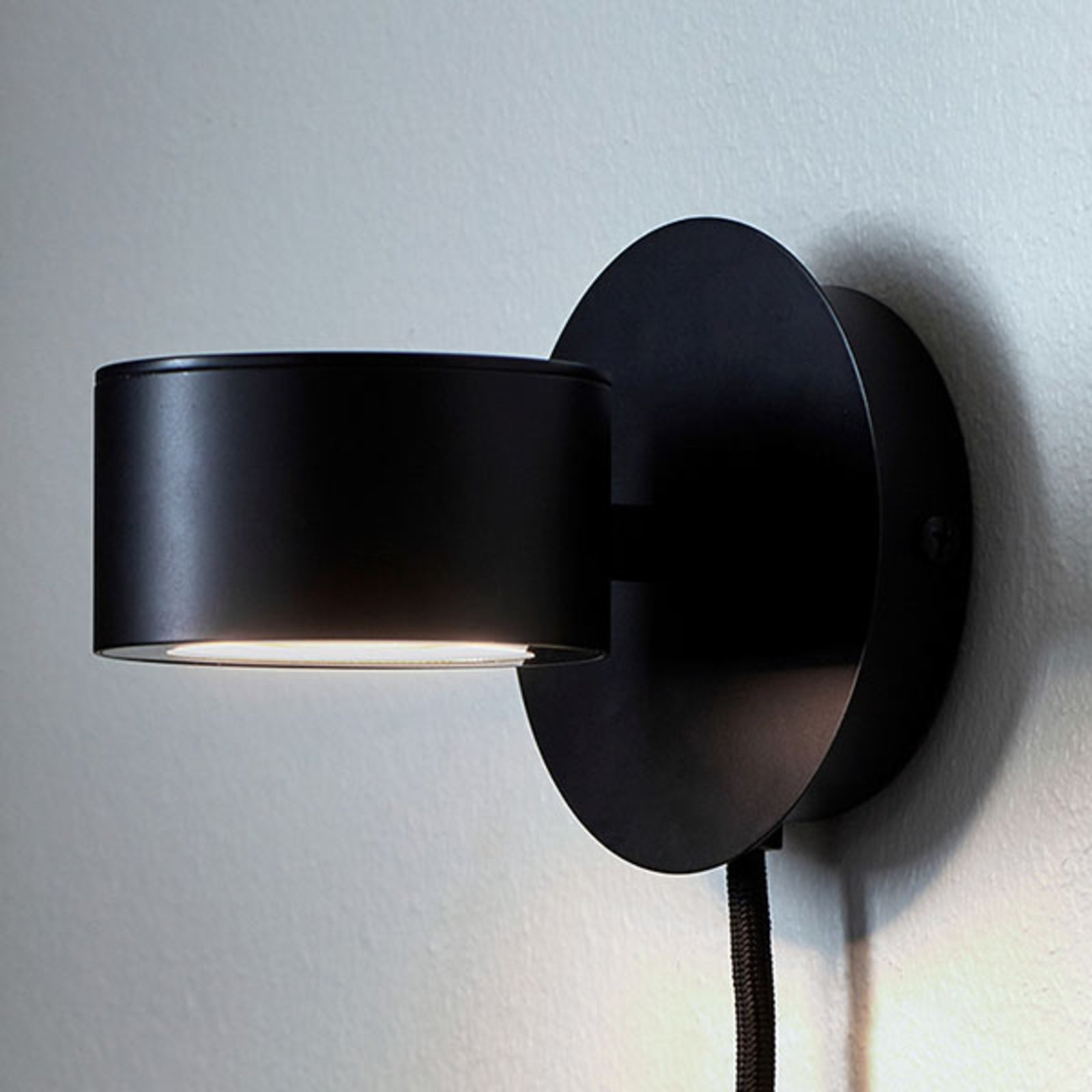 stroomkring peper selecteer LED wandlamp Clyde met stekker en dimmer | Lampen24.nl