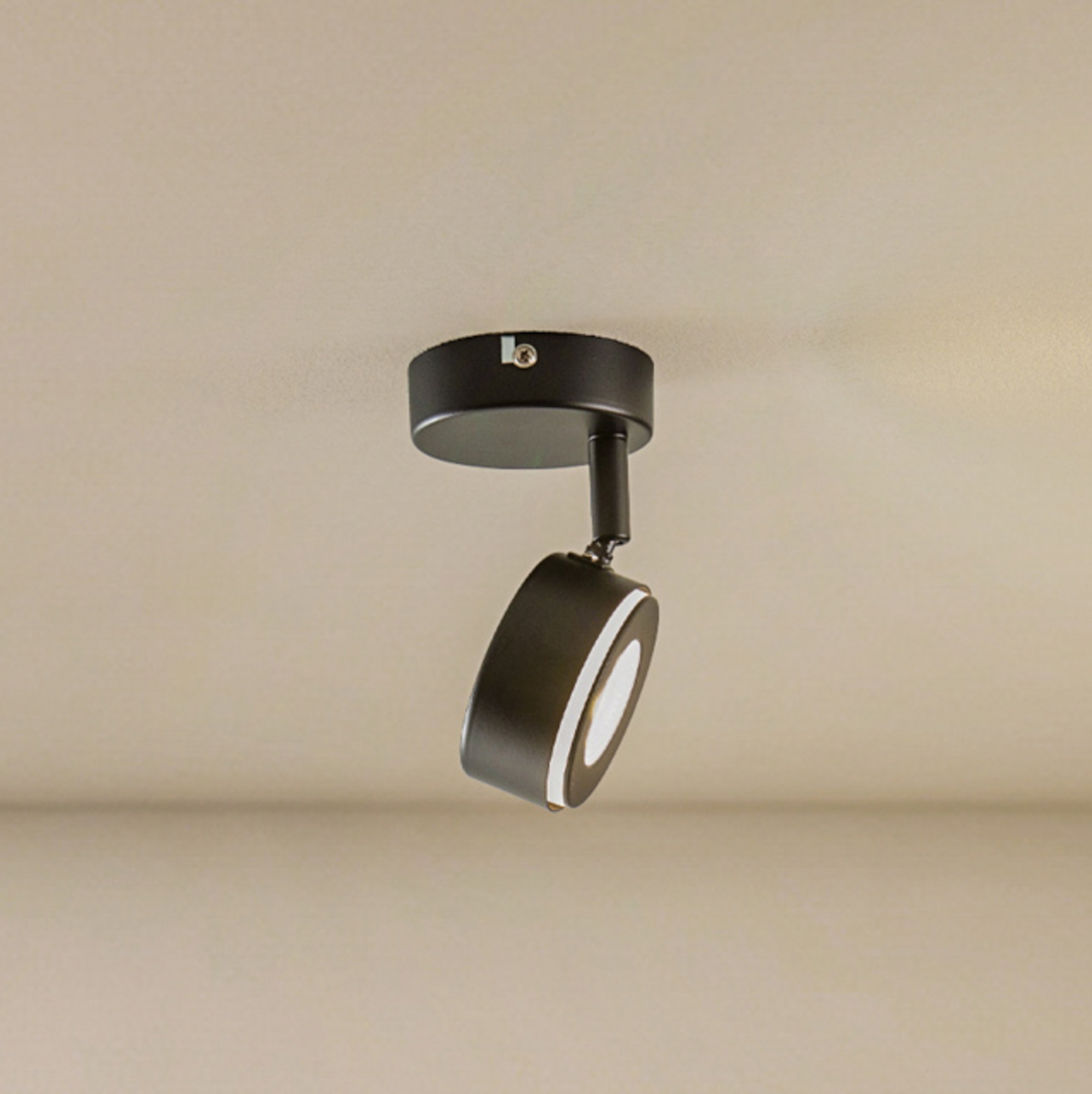 Lindby Strahler Jyla, schwarz, 2.700 K, Ø 8 cm, GX53