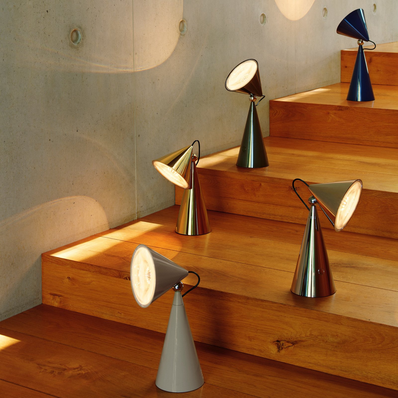 Pose Portable Tischleuchte Indigo - Tom Dixon