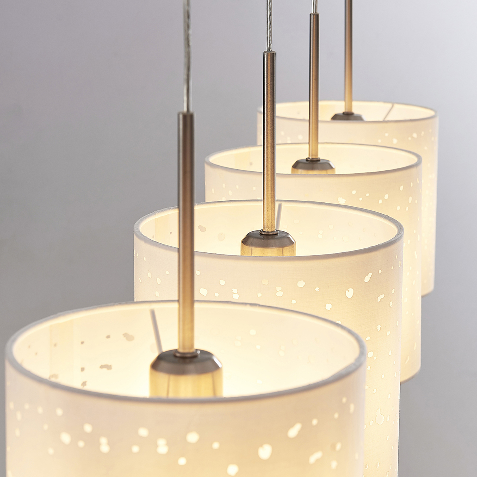 Pendelleuchte Umma, Lochdesign, 4 fl., weiß Pendelleuchte Umma, Lochdesign, 4 fl., weiß