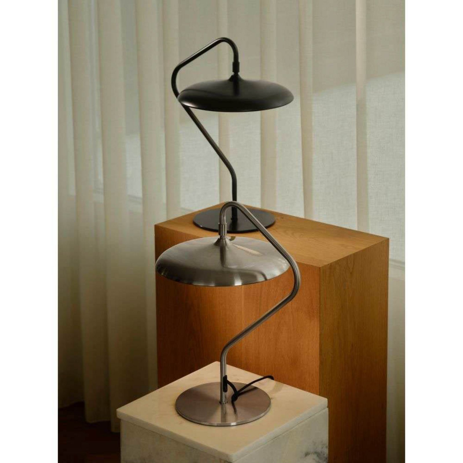 LED επιτραπέζια λάμπα Artist, μαύρη, ύψος 41 cm, μέταλλο