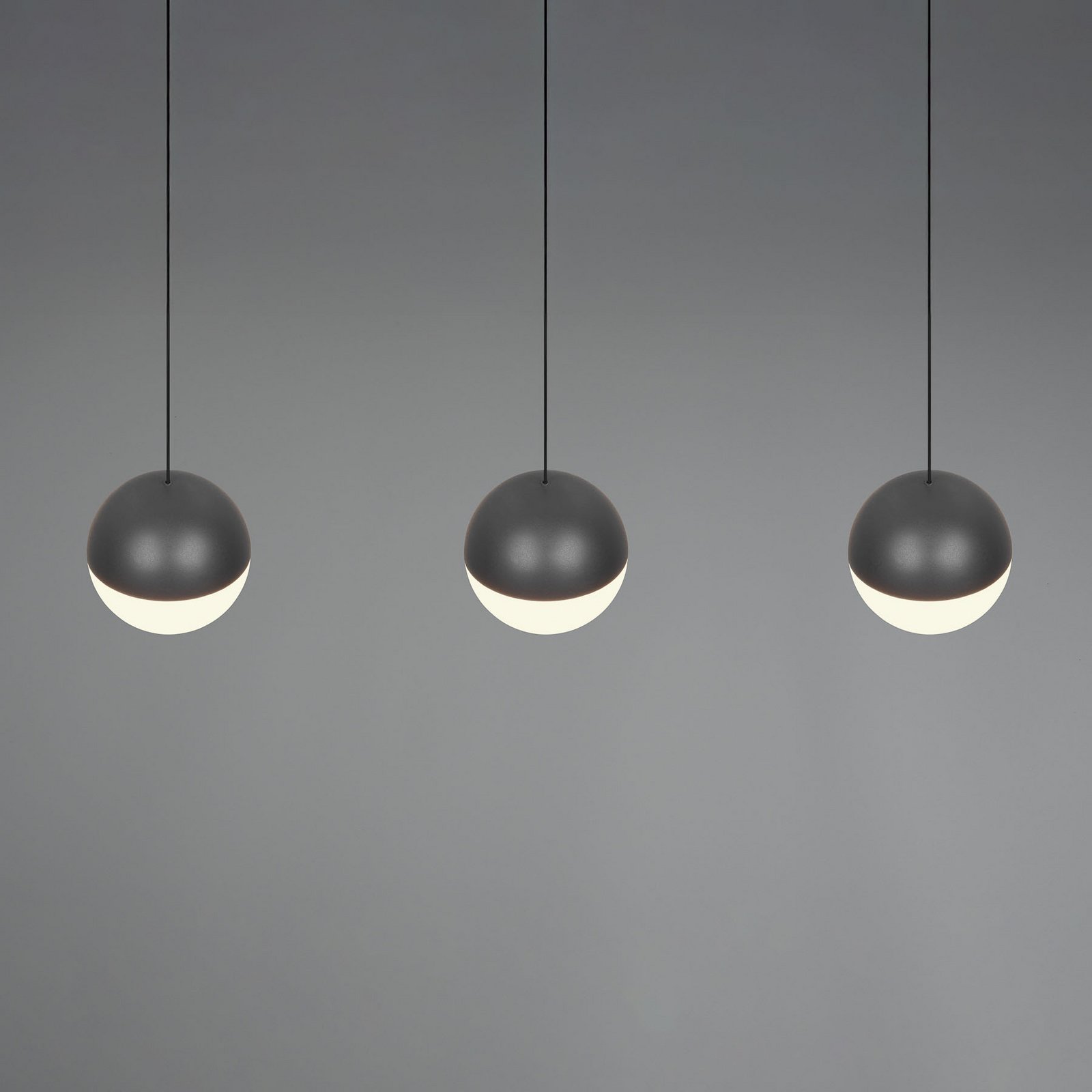 LED závesné svietidlo Senta, antracitová, dĺžka 62 cm, 3 000 K, 3-pl. LED závesné svietidlo Senta, antracitová, dĺžka 62 cm, 3 000 K, 3-pl.