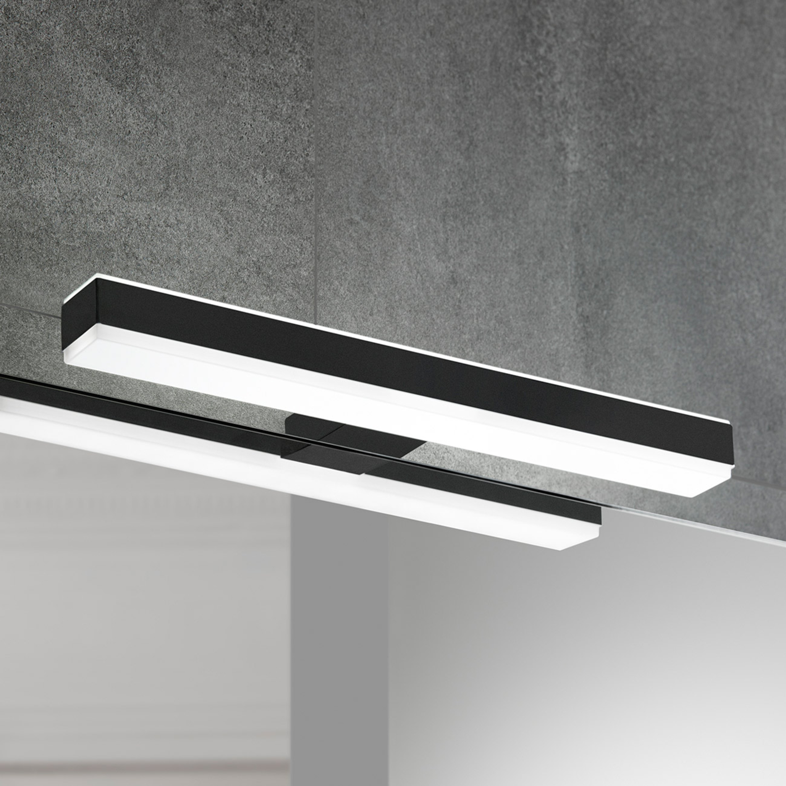 LED-spegellampa Veronica, bredd 30 cm, svart