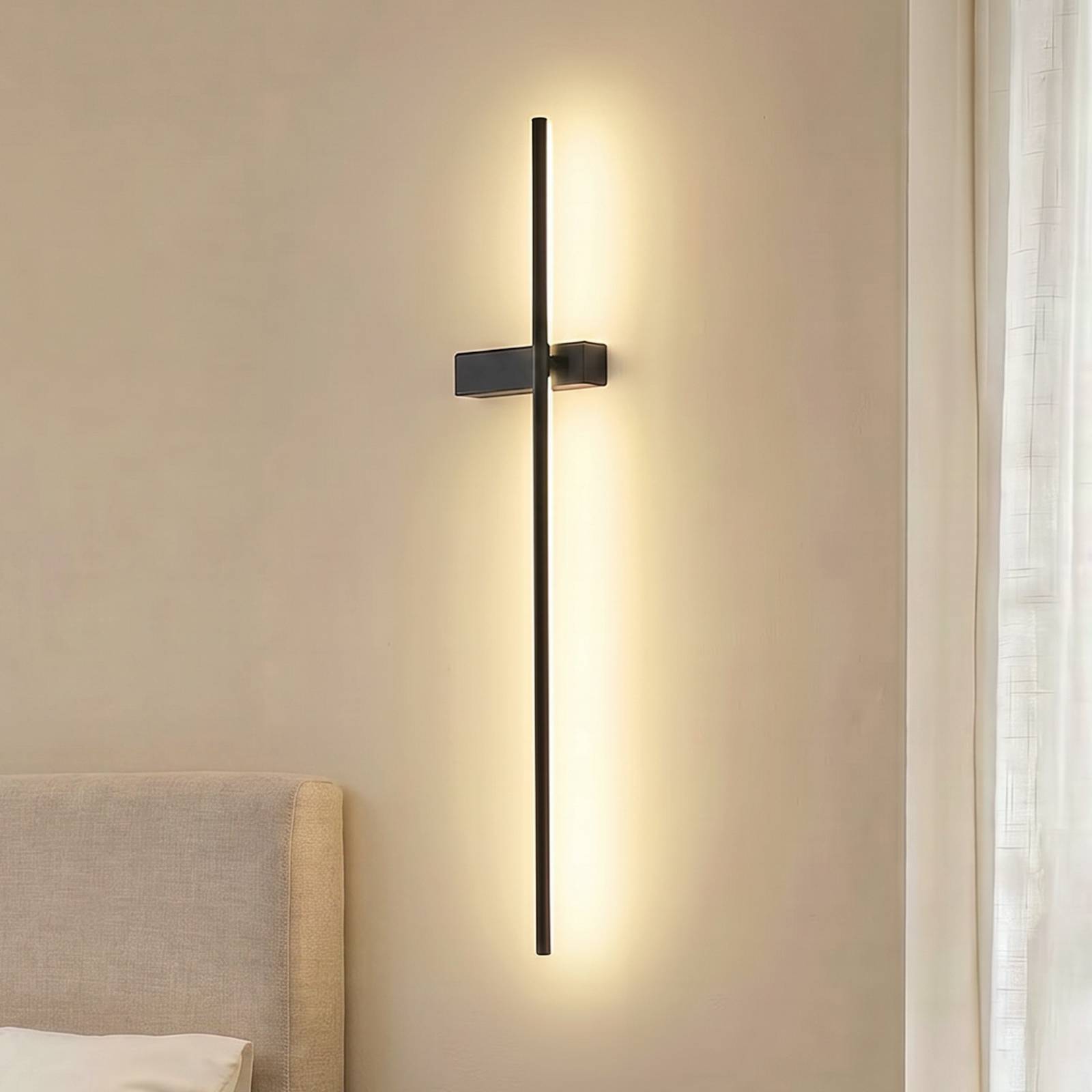 Lindby LED-vegglampe Natsumi, svart, aluminium, 90 cm