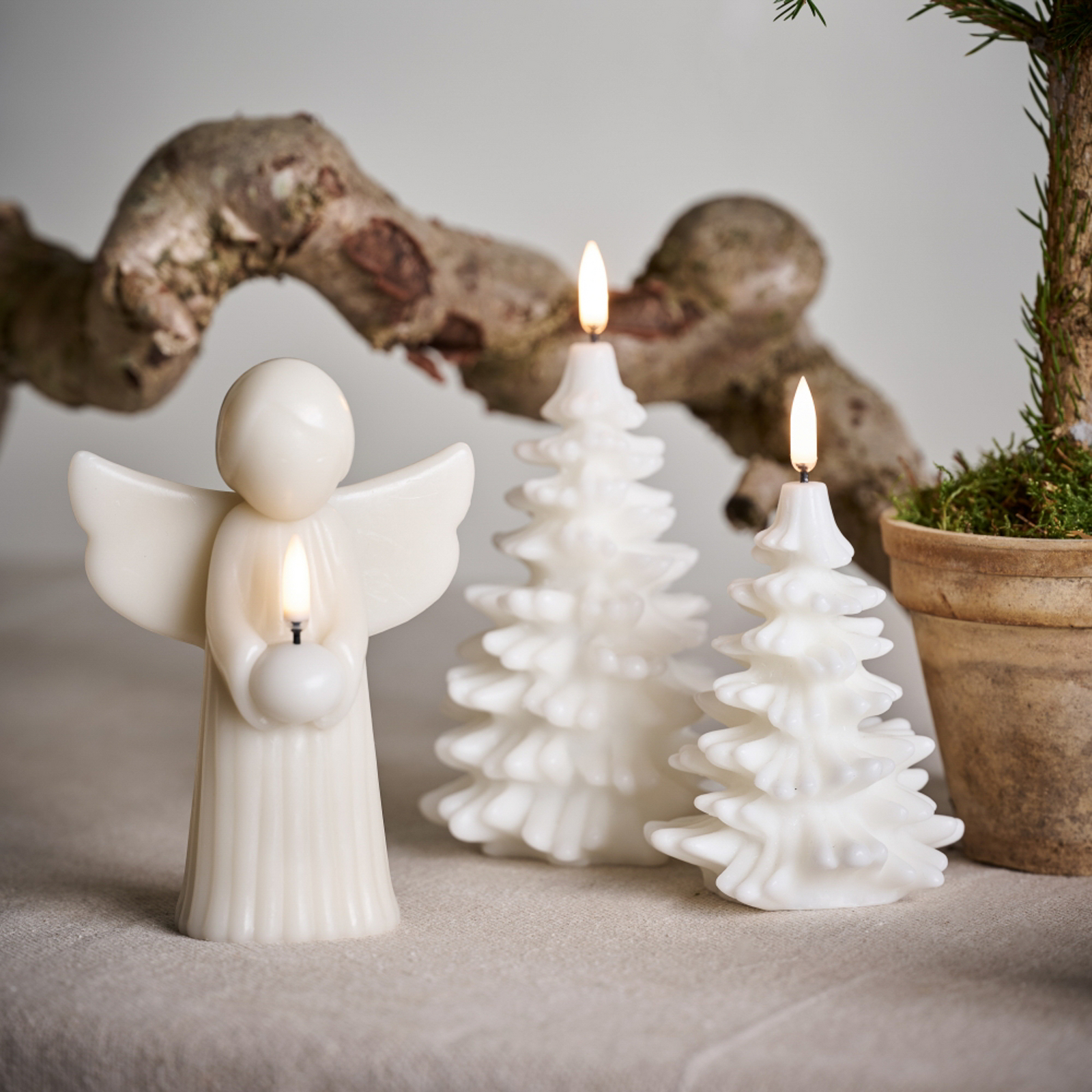 Candela LED ANGEL, grigia, cera, altezza 16 cm - Uyuni Lighting Candela LED ANGEL, grigia, cera, altezza 16 cm - Uyuni Lighting