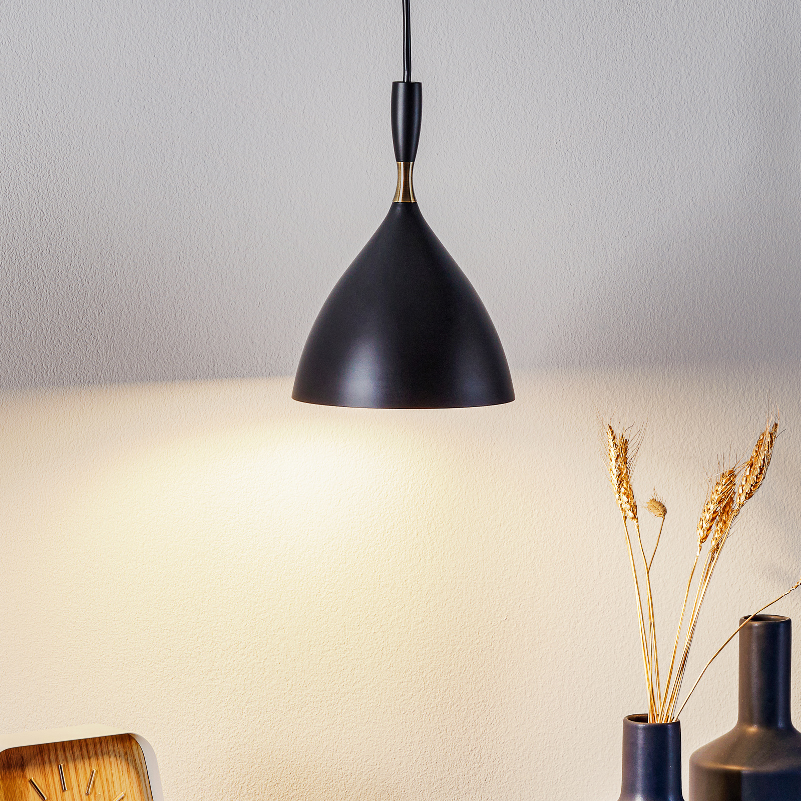 Lámpara colgante de diseño Dokka de color negro