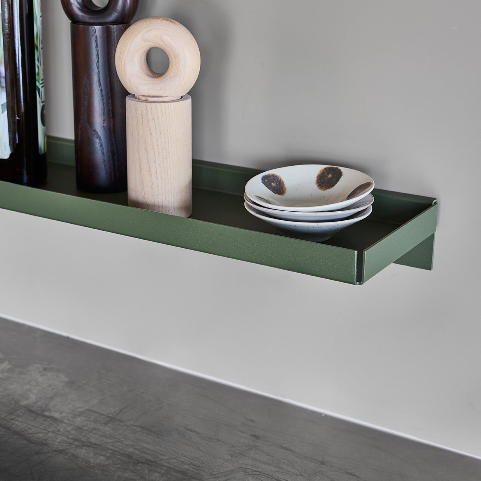 Étagère murale Bakku, verte, longueur 80 cm, aluminium - OYOY Living Design Étagère murale Bakku, verte, longueur 80 cm, aluminium - OYOY Living Design
