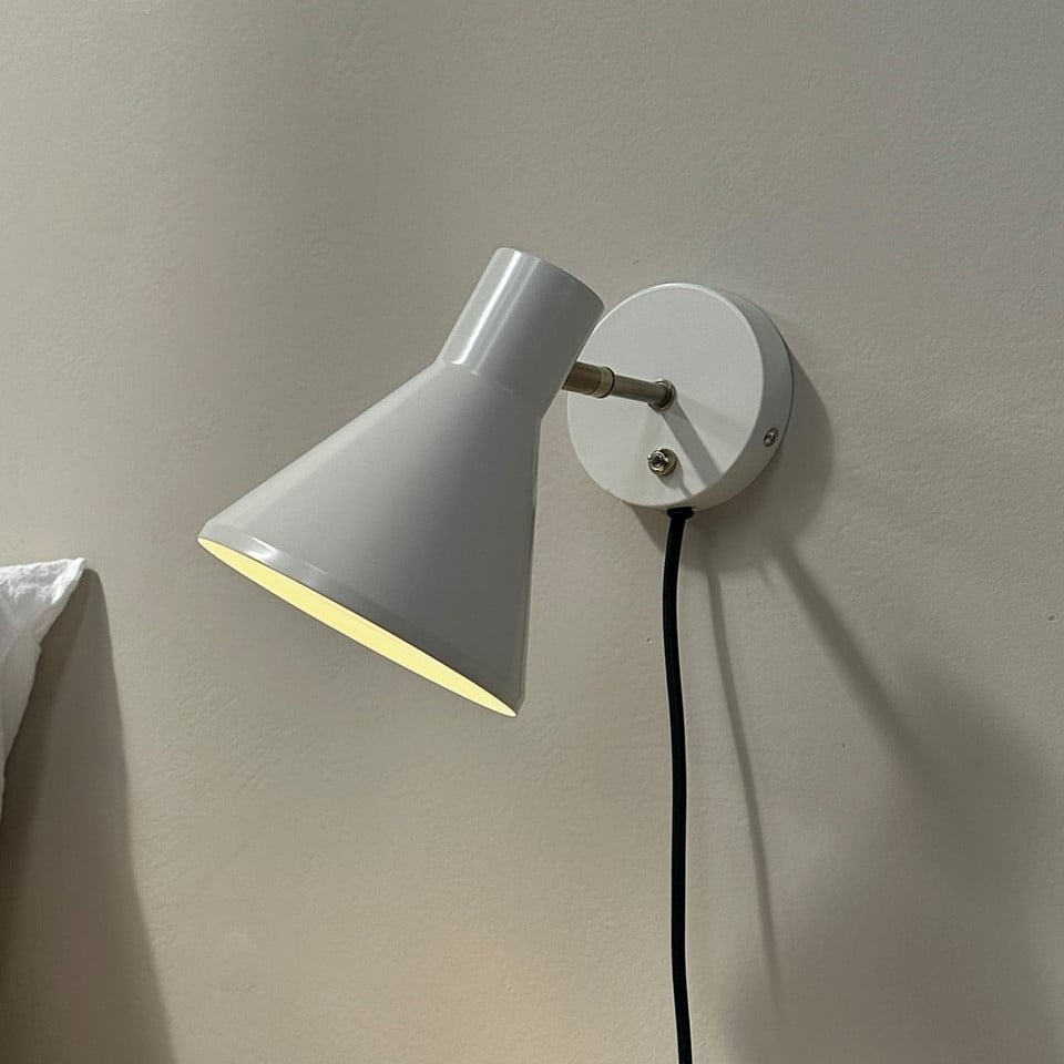 Dyberg Larsen Sleep Vägglampa Shiny, vit från Dyberg Larsen