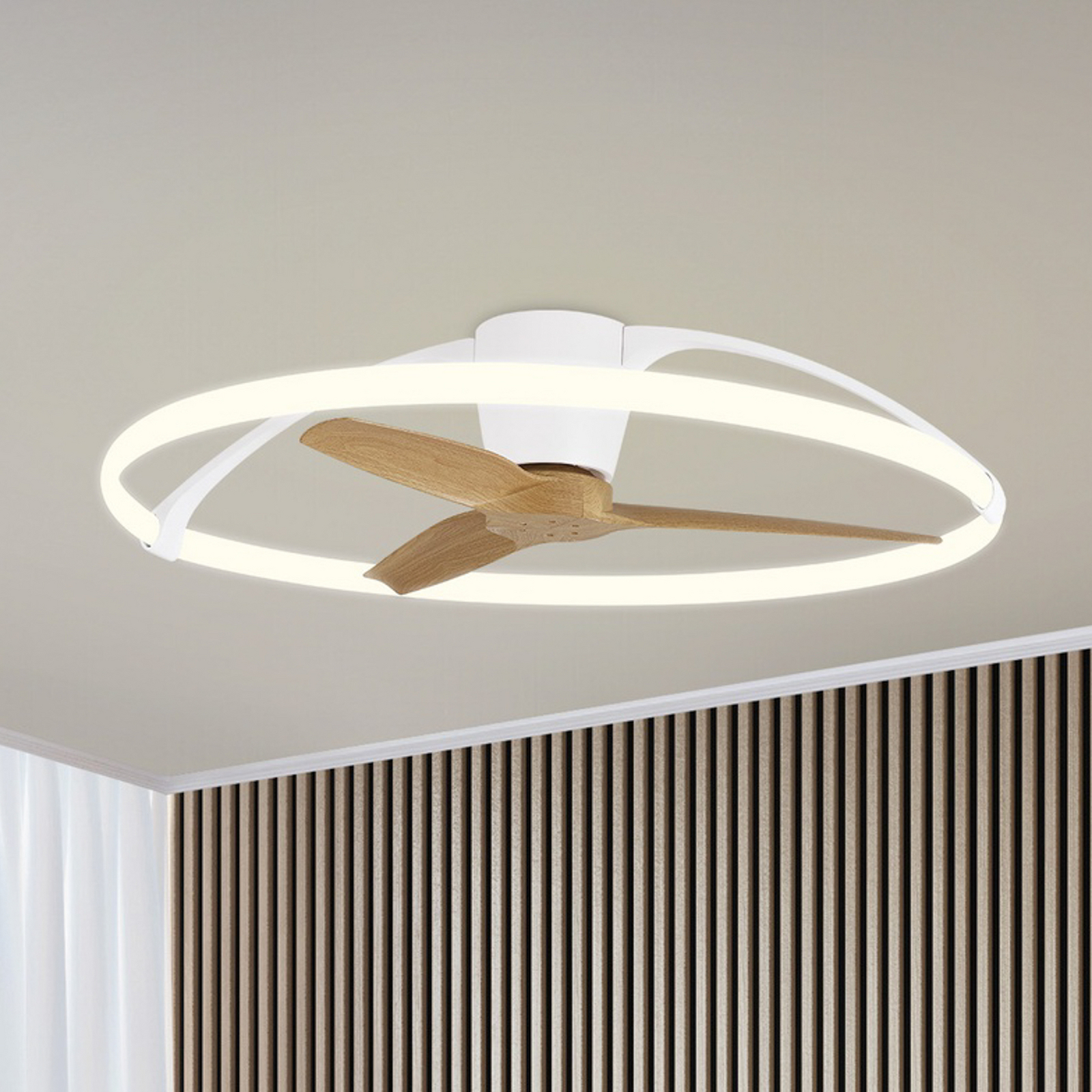 Smart LED-Deckenventilator Nepal, weiß/buche, DC, leise