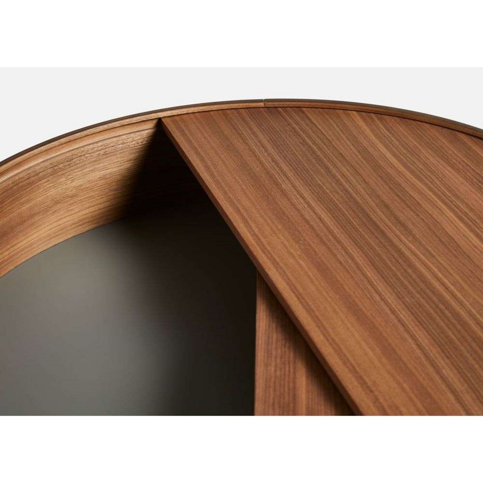 Arc Coffee Table Ø66 Walnut - Woud