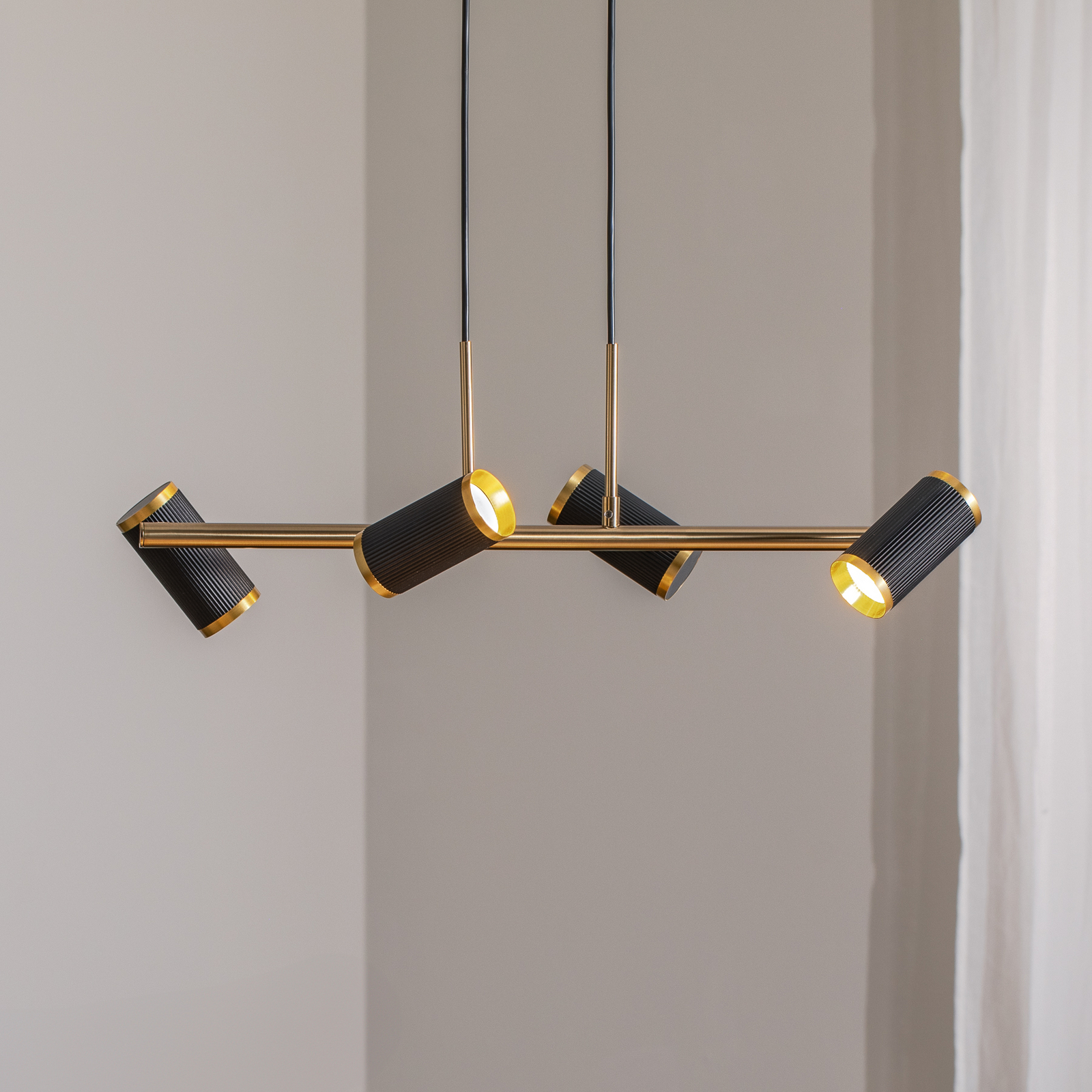 Lampă suspendată Lume negru / auriu antic lungime 66 cm 4 becuri metal