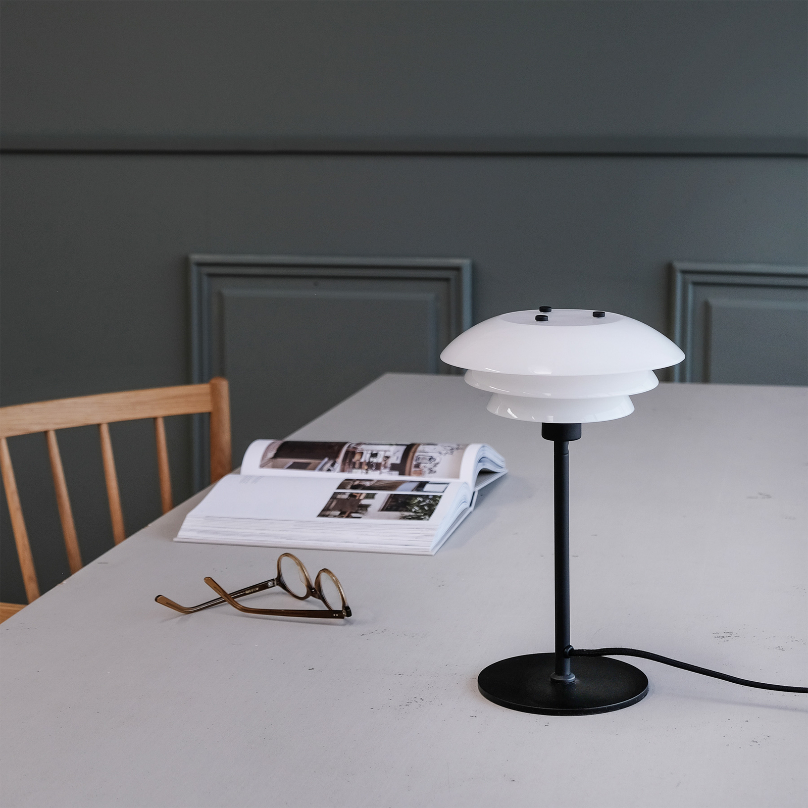 Dyberg Larsen DL20 table lamp, glass, black