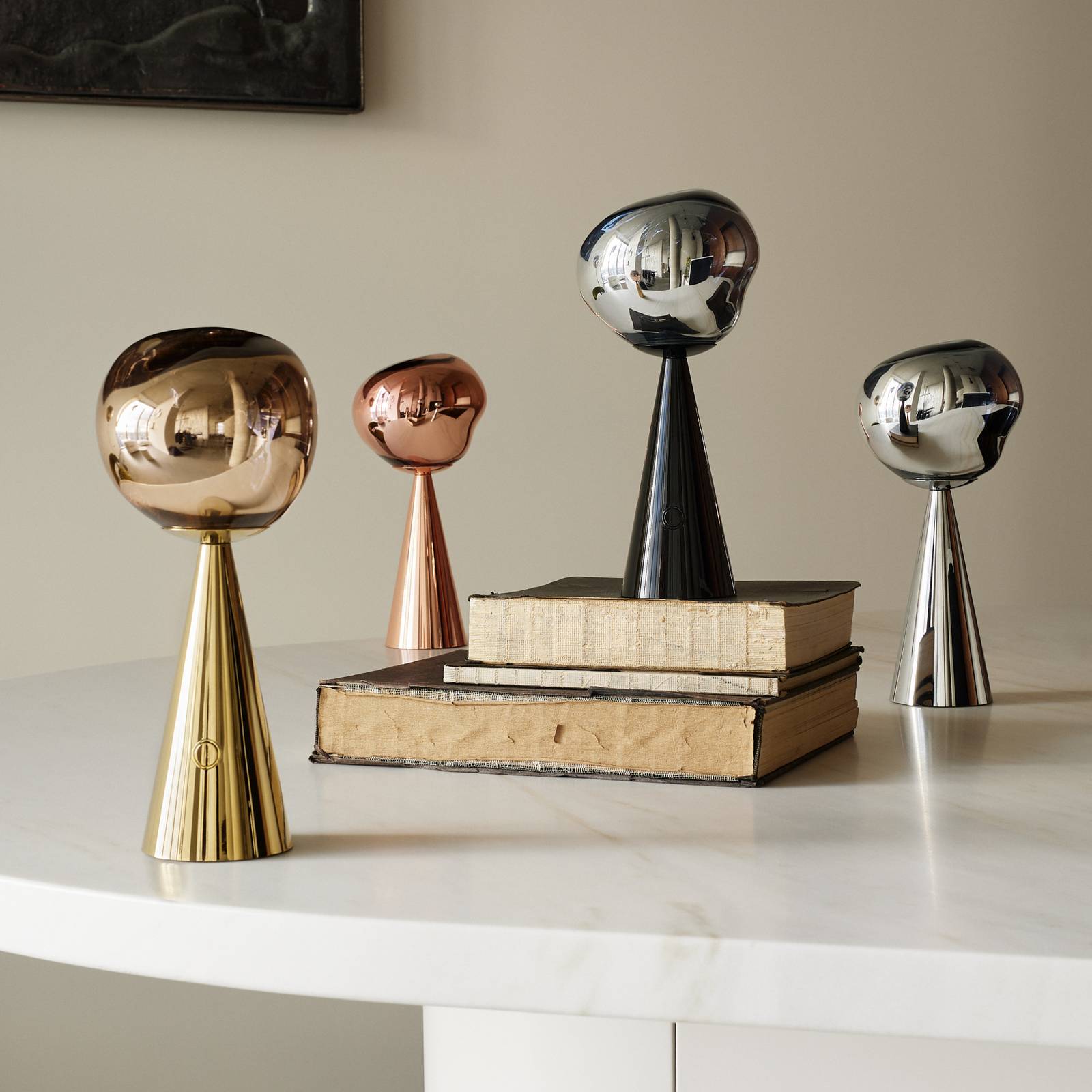 Akumulatorowa lampa stołowa LED Tom Dixon Melt Portable, czarna, 28,5 cm
