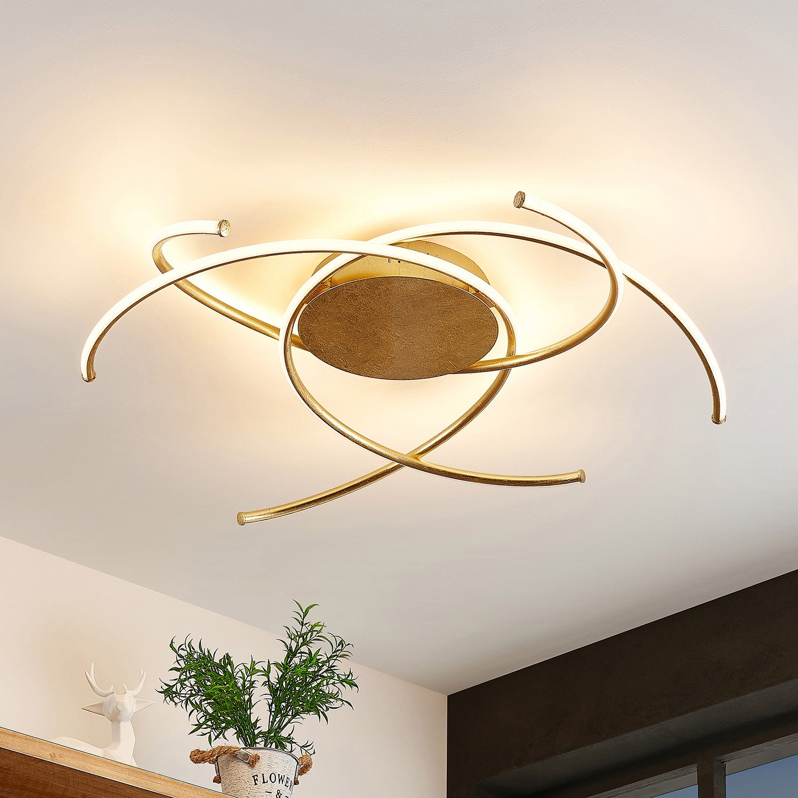 Lindby Yareli LED plafondlamp, goud