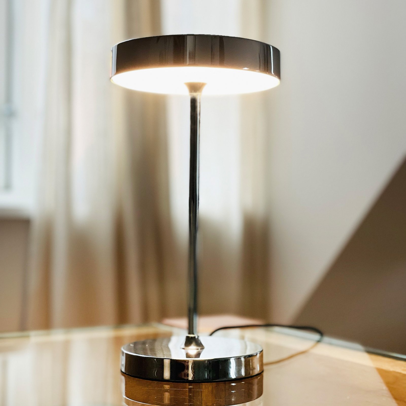 Dyberg Larsen Lampada LED da tavolo Starlight, cromata, altezza 26 cm