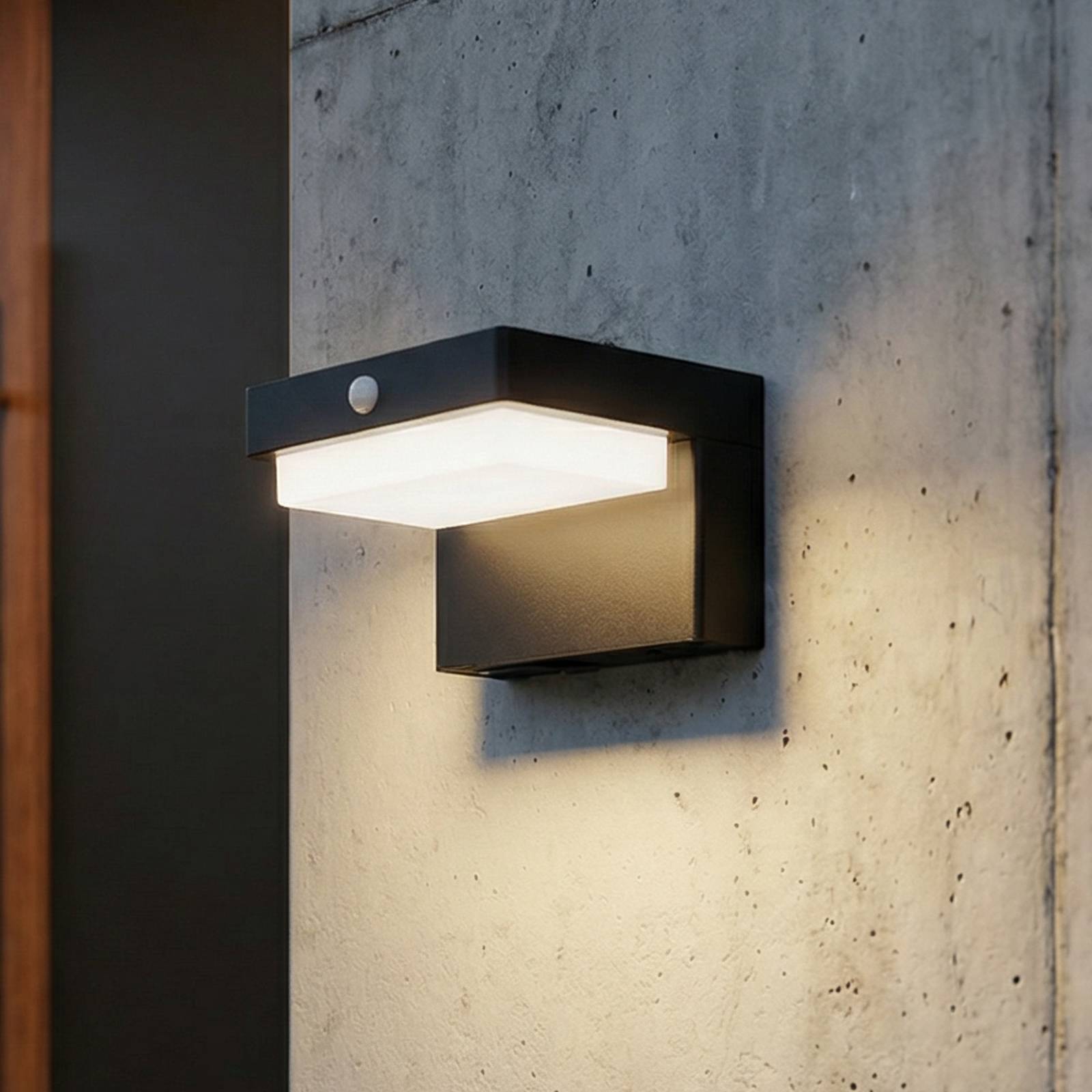 Lindby, applique murale solaire à LED Eleazar, noire, détecteur de mouvement, à