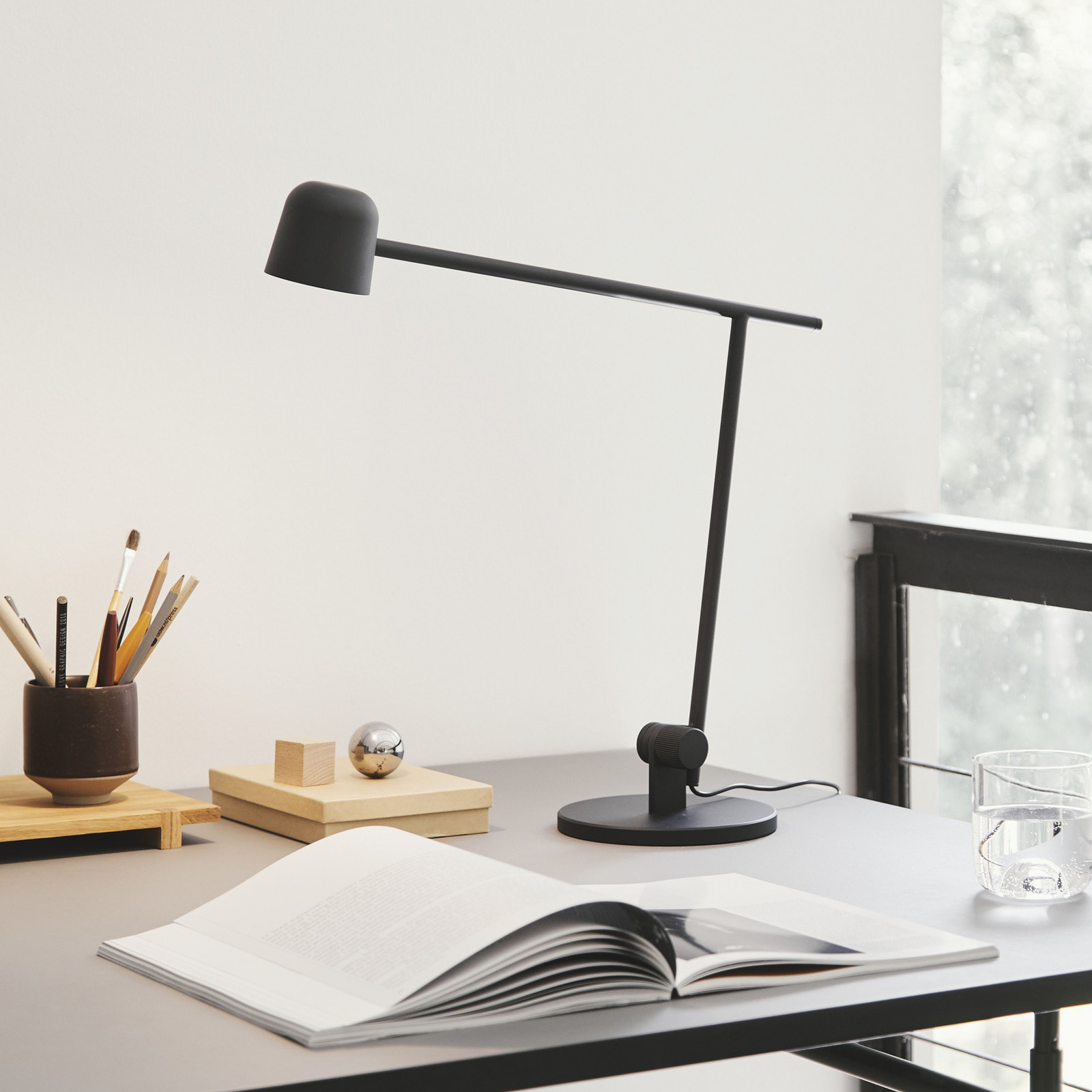 FRANDSEN Lampă de masă cu LED Satellite negru - Studiu / Birou - design - negru mat - Metal