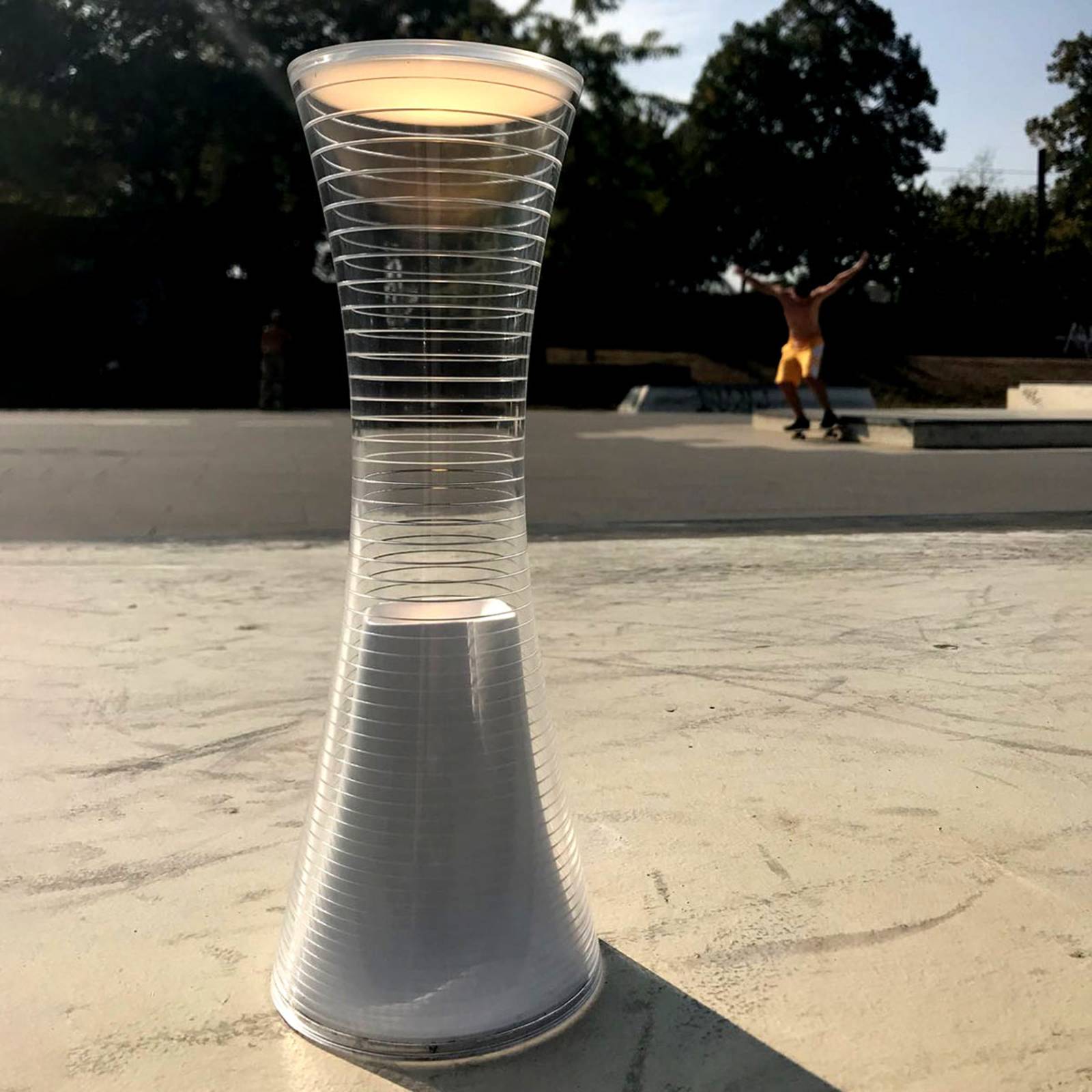 Artemide Come Together lampa stołowa LED biała