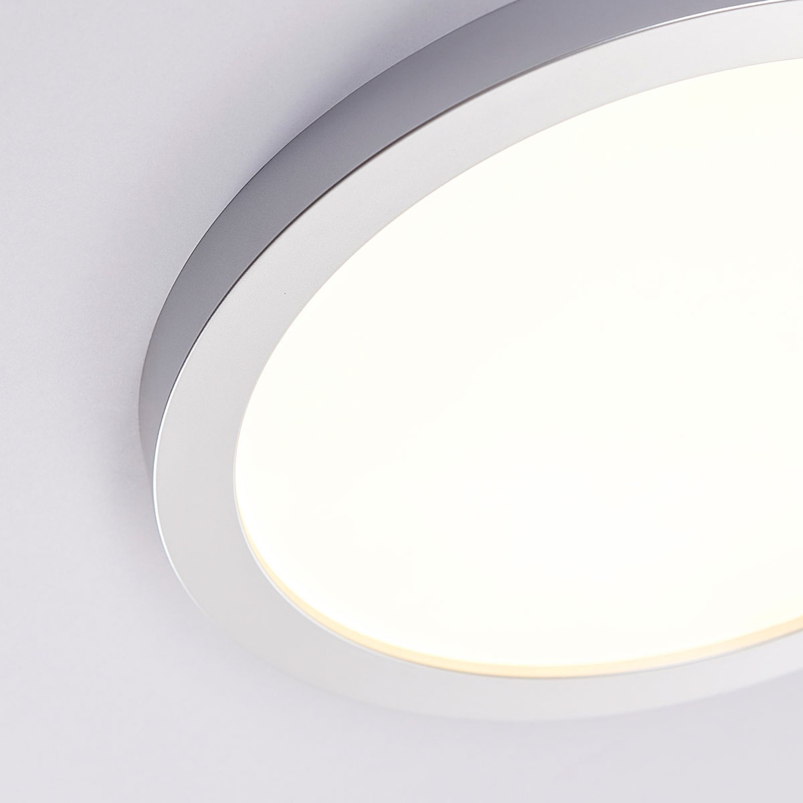 Round LED ceiling light Solvie in silver