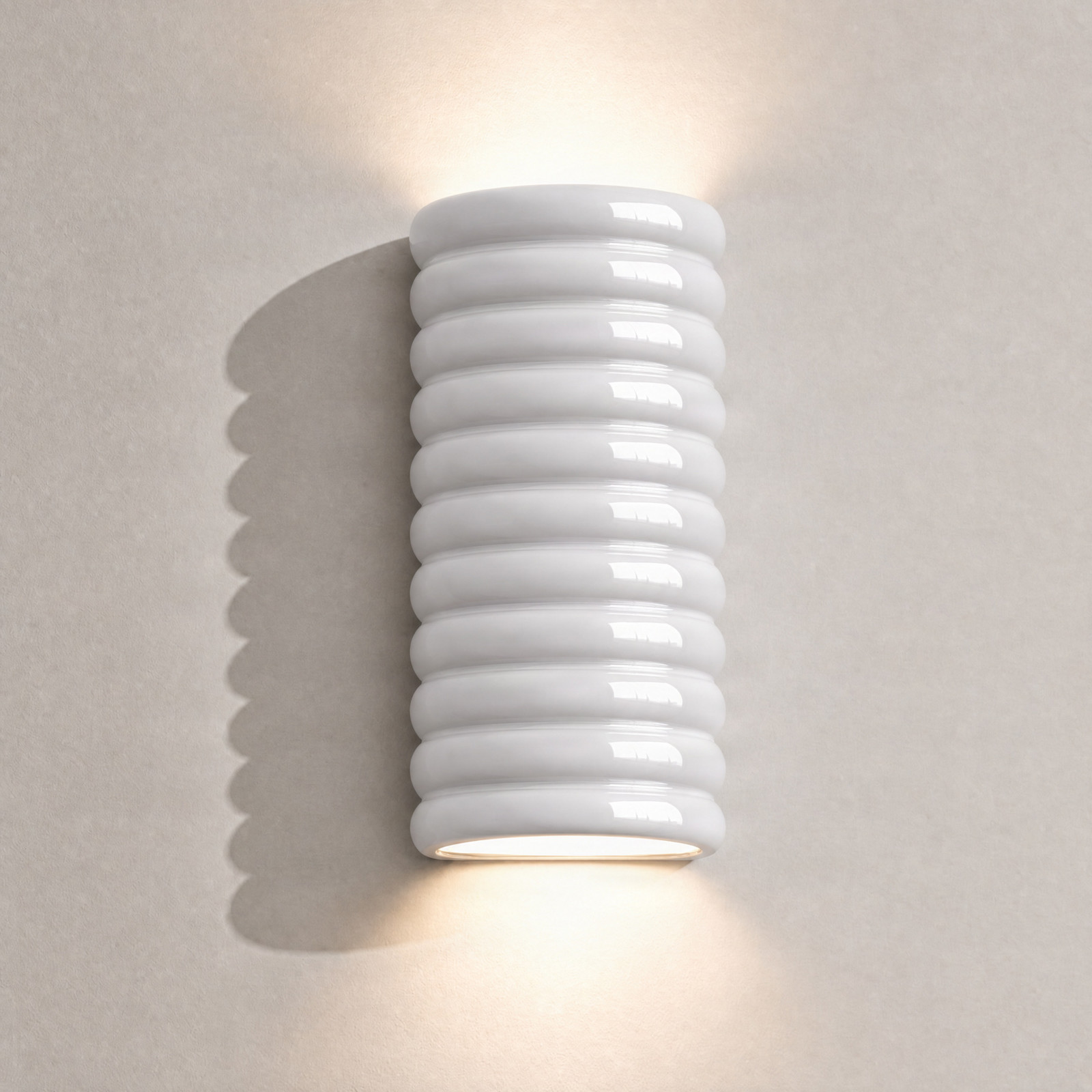 LED стенна лампа „Riff“ от Lucande, бяла, керамика, височина 25 см
