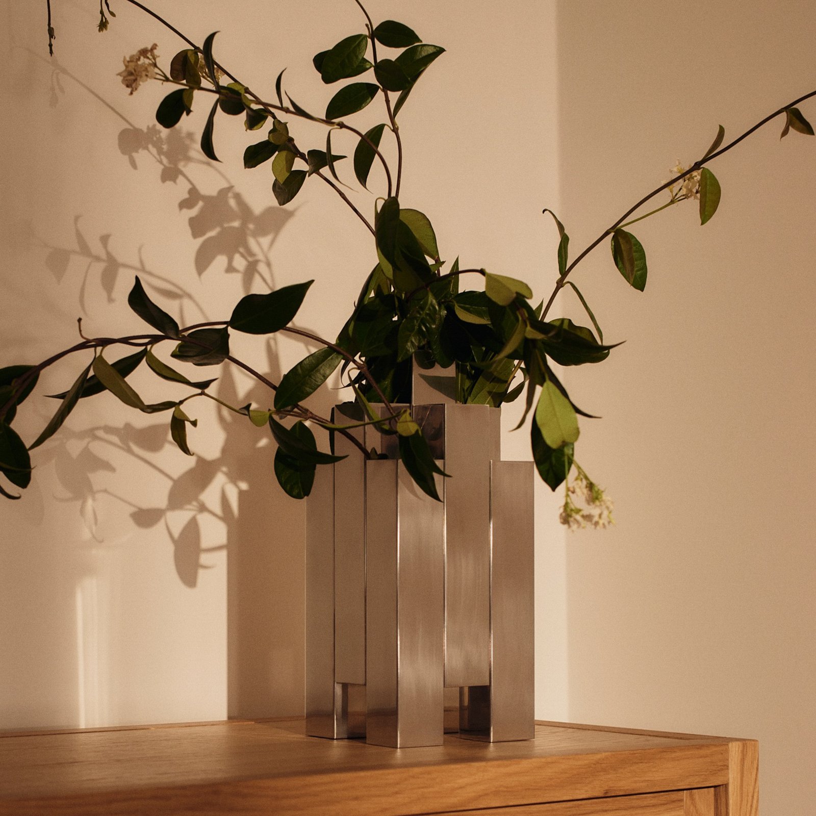 Tessera Vase, Edlestahl poliert, Höhe 28 cm - ferm LIVING