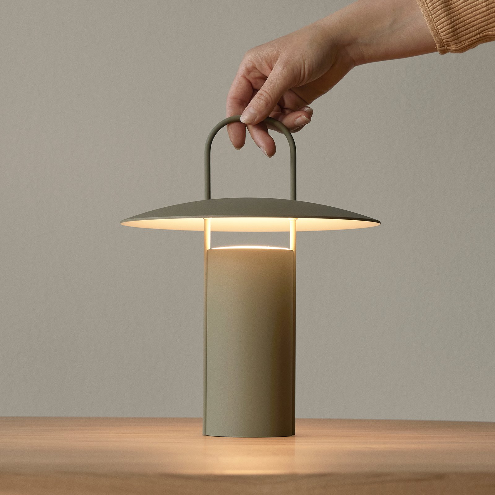 Ray Portable Tischleuchte Dusty Green - Audo Copenhagen