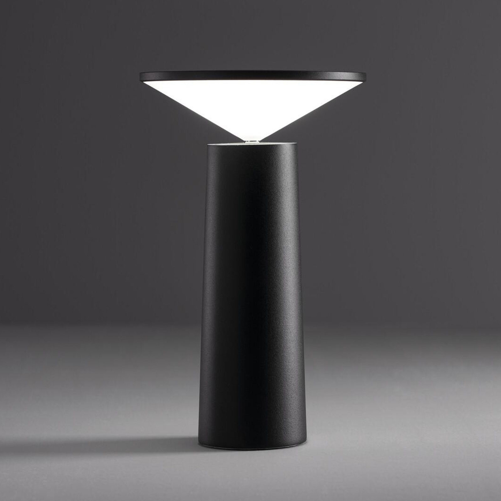 LEDS-C4 LED-bordlampe Cocktail, svart Høyde 21,5 cm