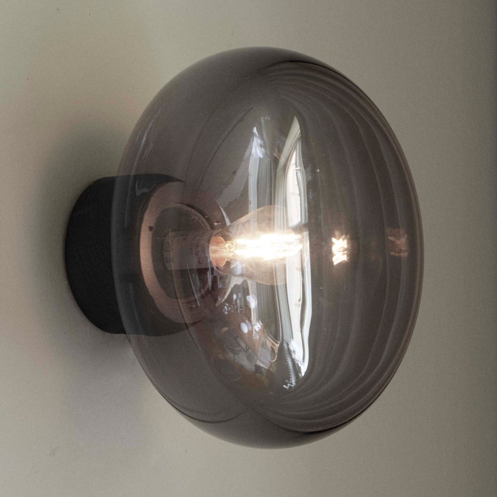 New Works Karl-Johan Wandleuchte, Eichenholz, Glas, Ø 23 cm