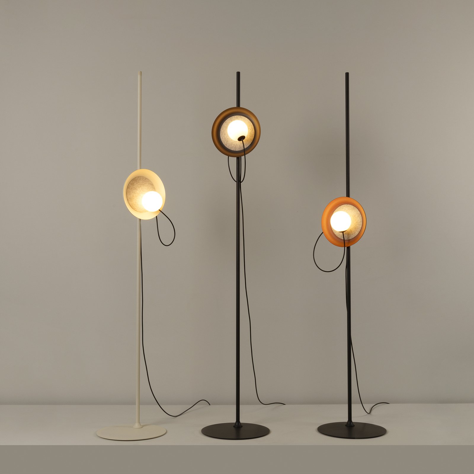 Milan Wire floor lamp, flexible shade positioning