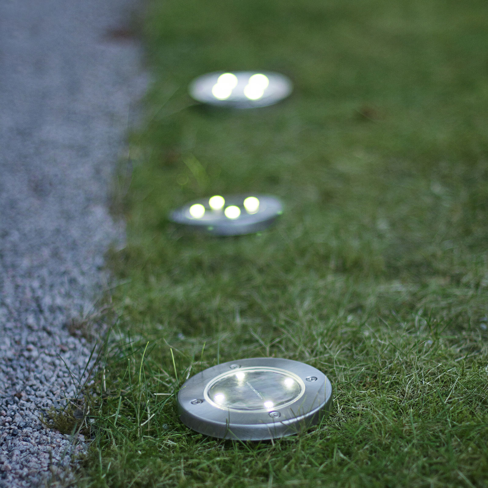 Lawnlight LED solar light, with ground spike