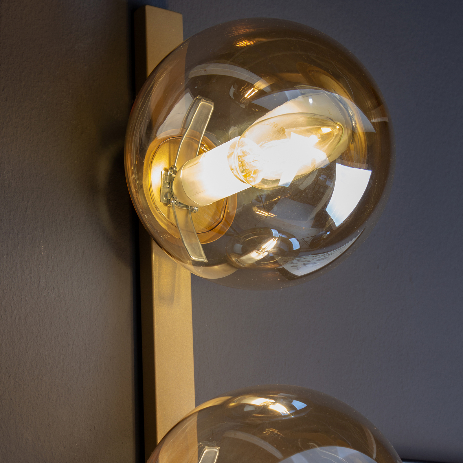 Pluto wall light, 2-bulb, gold