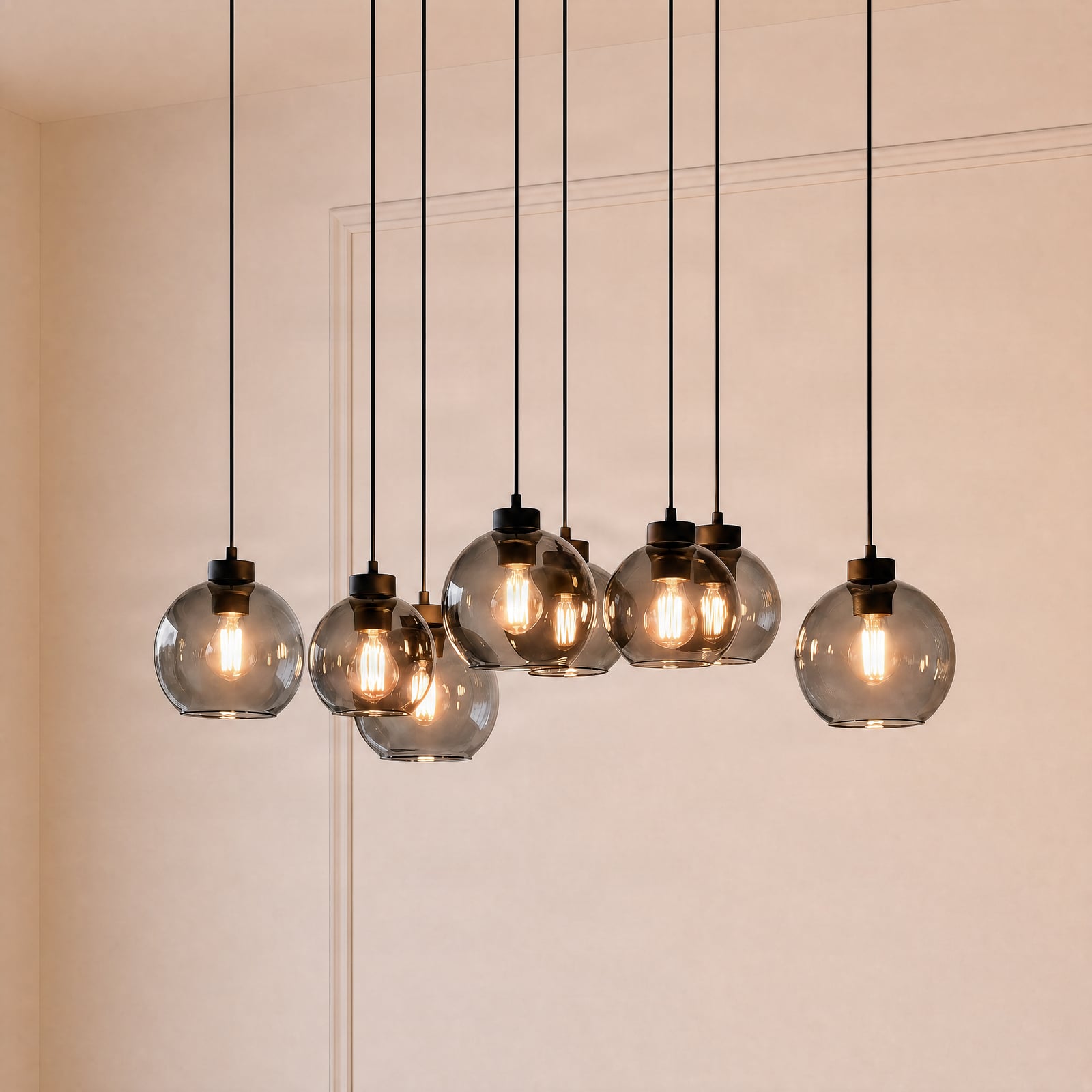 Lámpara colgante Cubus, 95 cm de largo, 8 luces, cristal gris humo