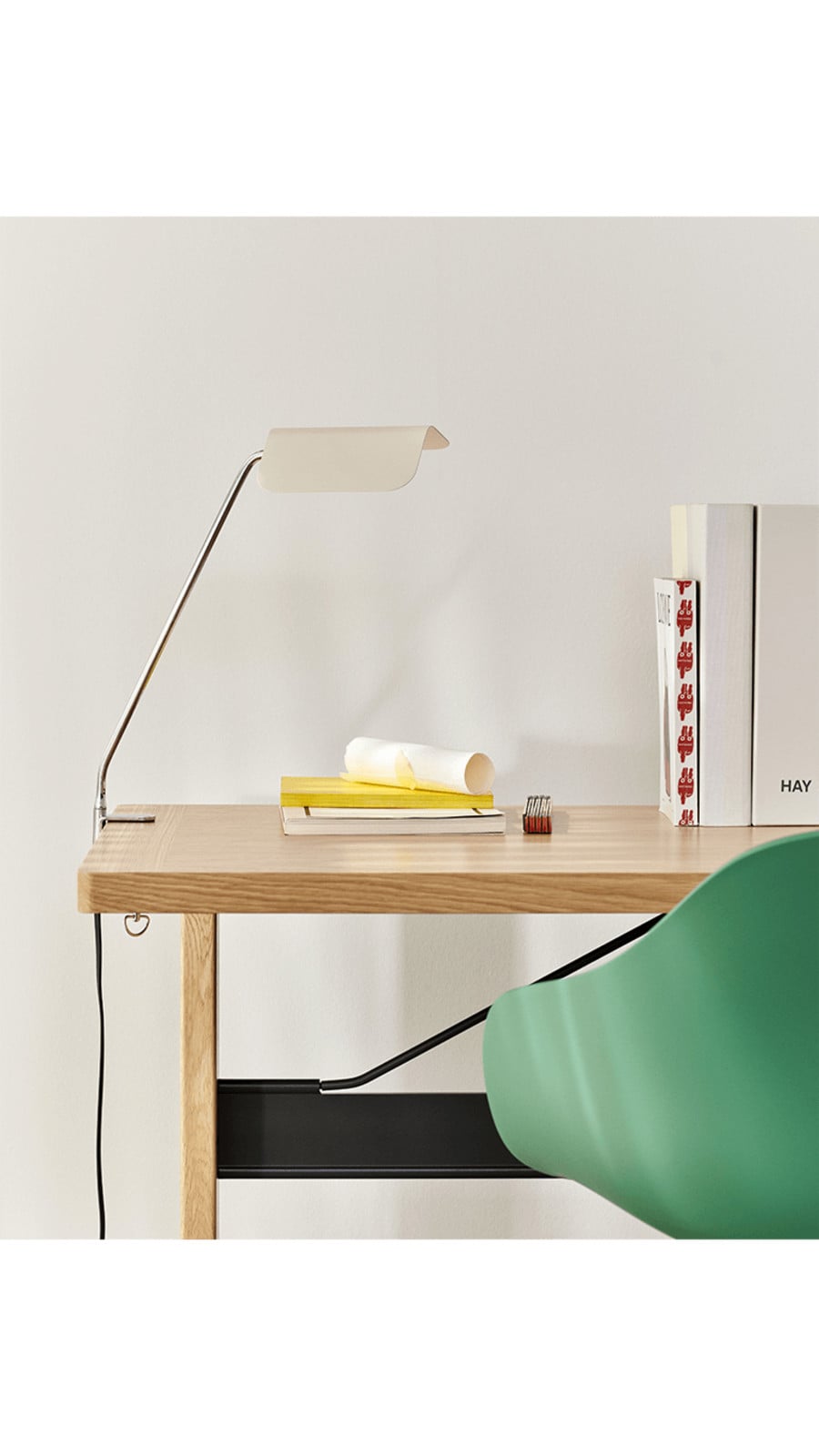 Apex Bordslampa/Kl&auml;mlampa Oyster White HAY - Vardagsrum - Aluminium