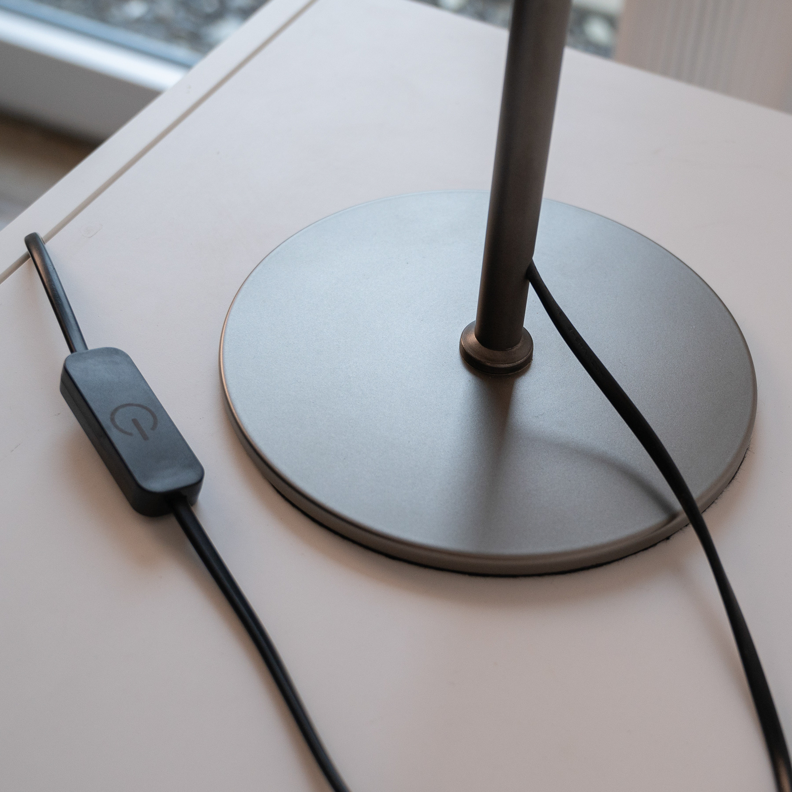 Schöner Wohnen LED-pöytälamppu Posh, savulasi, 3 000 K Schöner Wohnen LED-pöytälamppu Posh, savulasi, 3 000 K