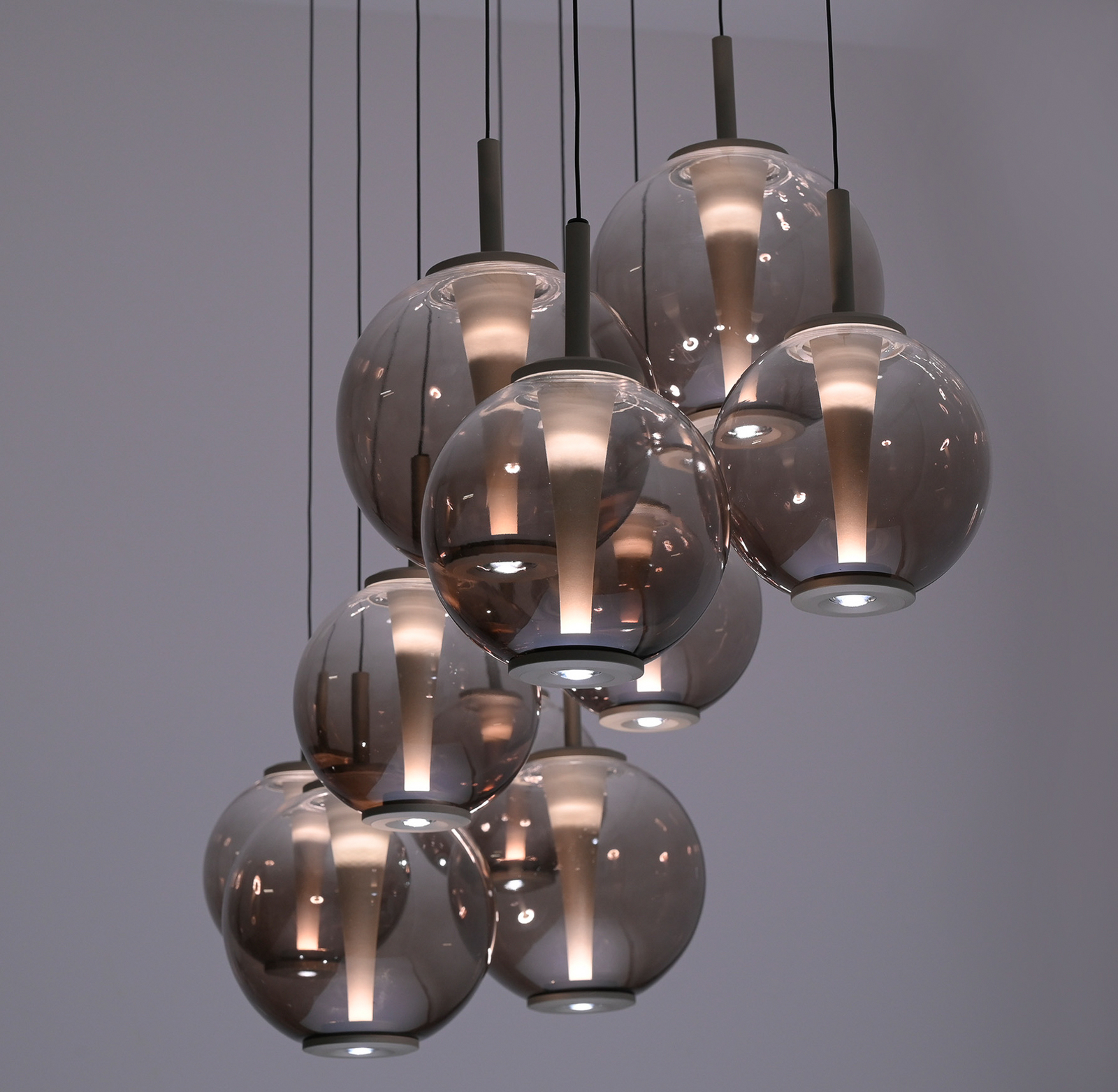 PURE LED-Pendellampe E-Infinity bronze/amber, 198 cm, 10-flg