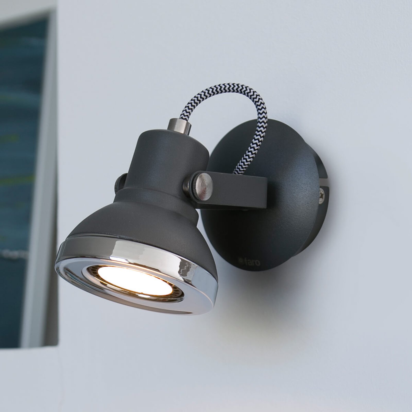 Ring - еднопламенен LED прожектор за стена в тъмно сиво