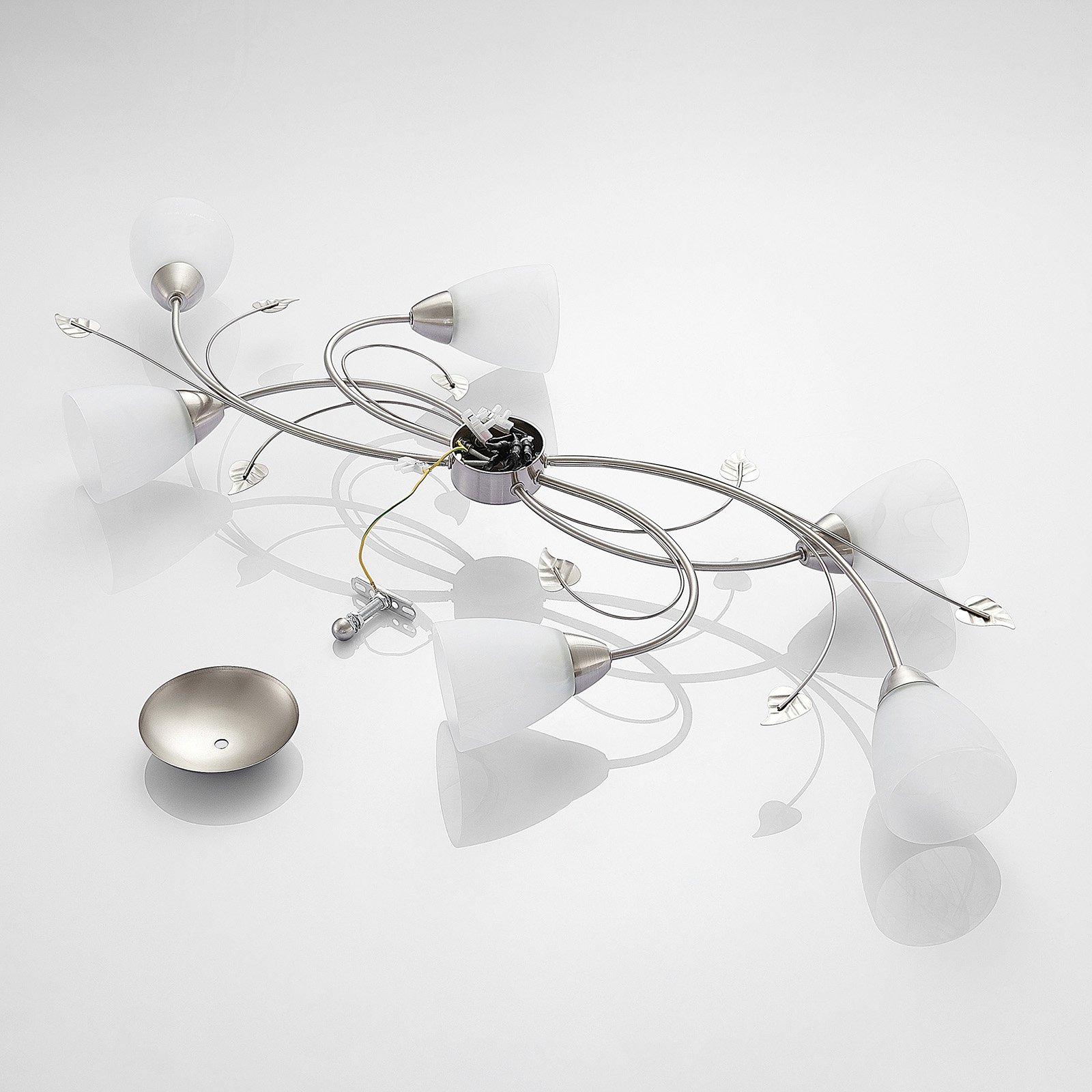 Lindby Deckenlampe Yannie, 6-flg., 106 cm, nickel/weiß, Glas