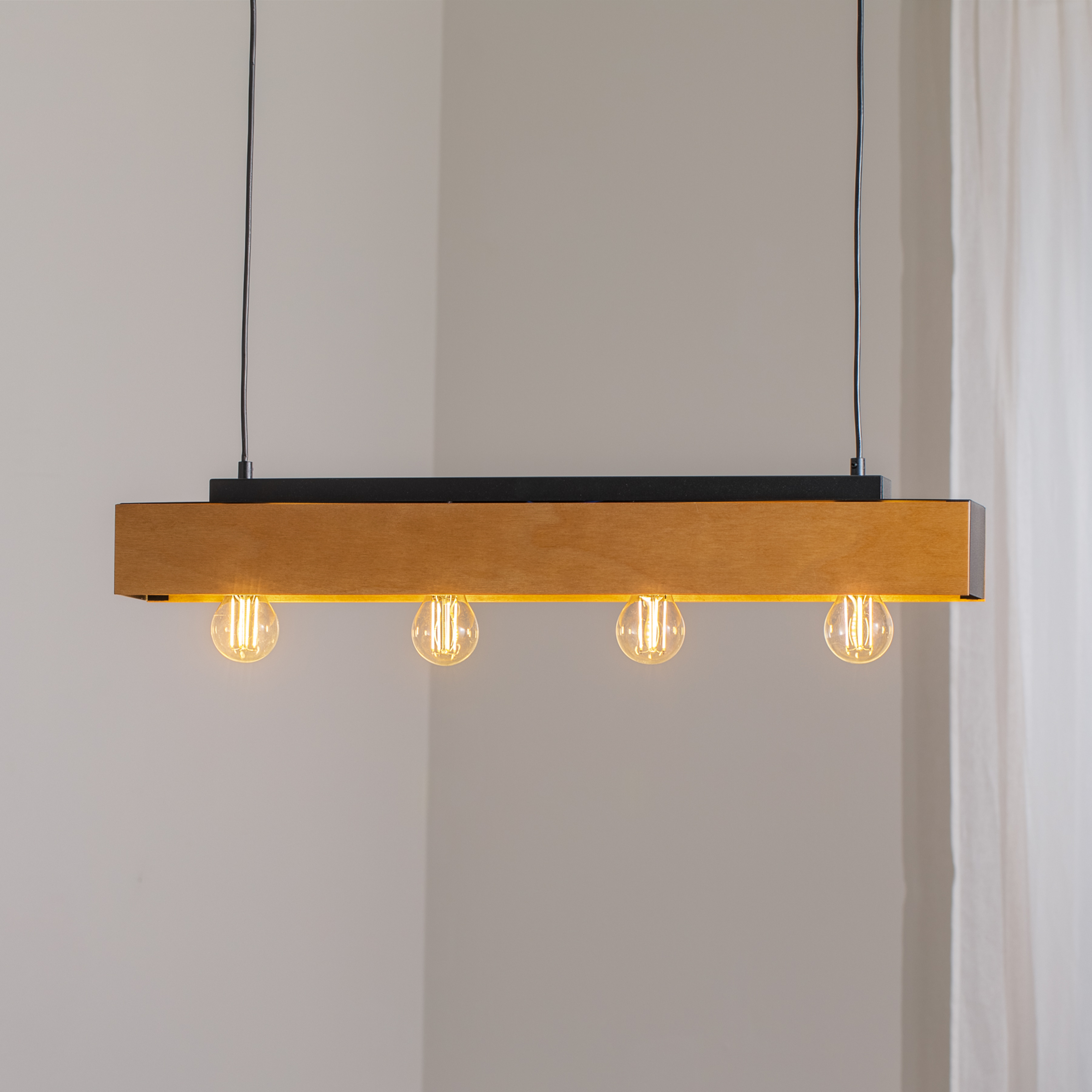 Loftlampe Miluza, sort/brun, længde 76 cm, træ, 4 lyskilder.