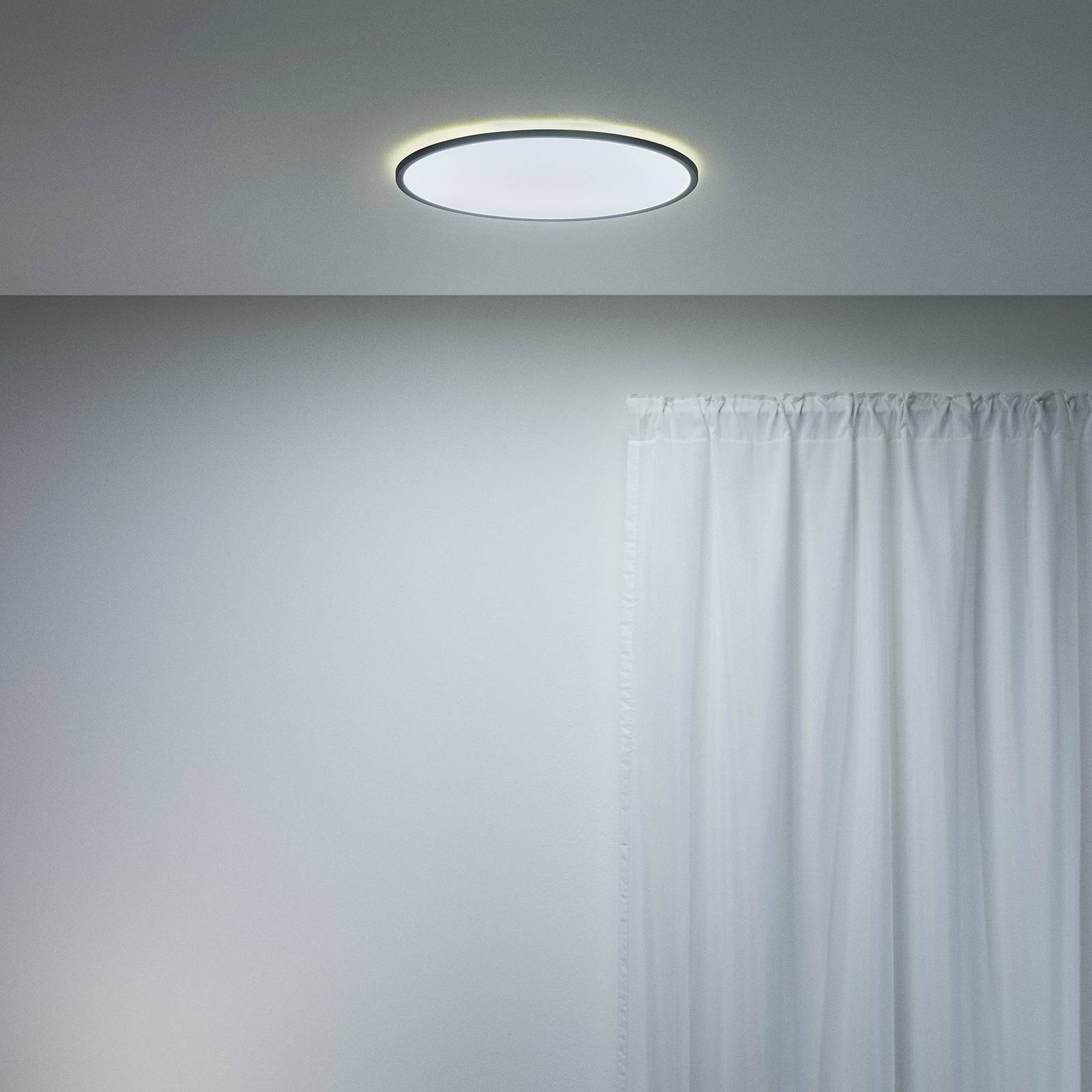 WiZ SuperSlim LED-taklampa CCT Ø43cm svart