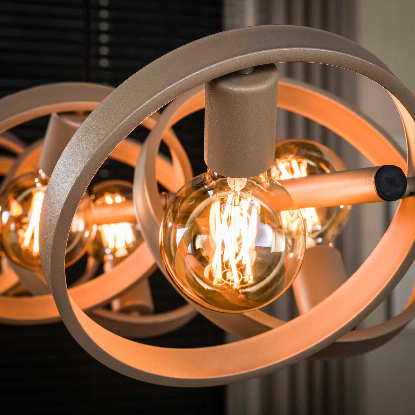 Pendelleuchte Hover, beige, Metall, 8-flammig, E27, 160 cm Pendelleuchte Hover, beige, Metall, 8-flammig, E27, 160 cm