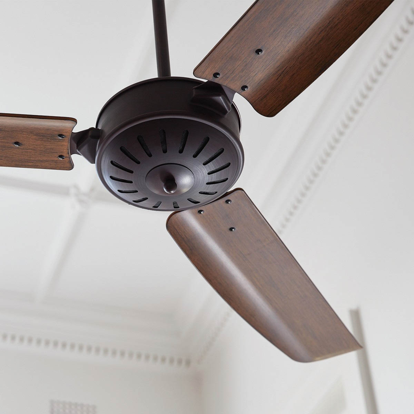 Beacon ceiling fan Airfusion Carolina, bronze, quiet